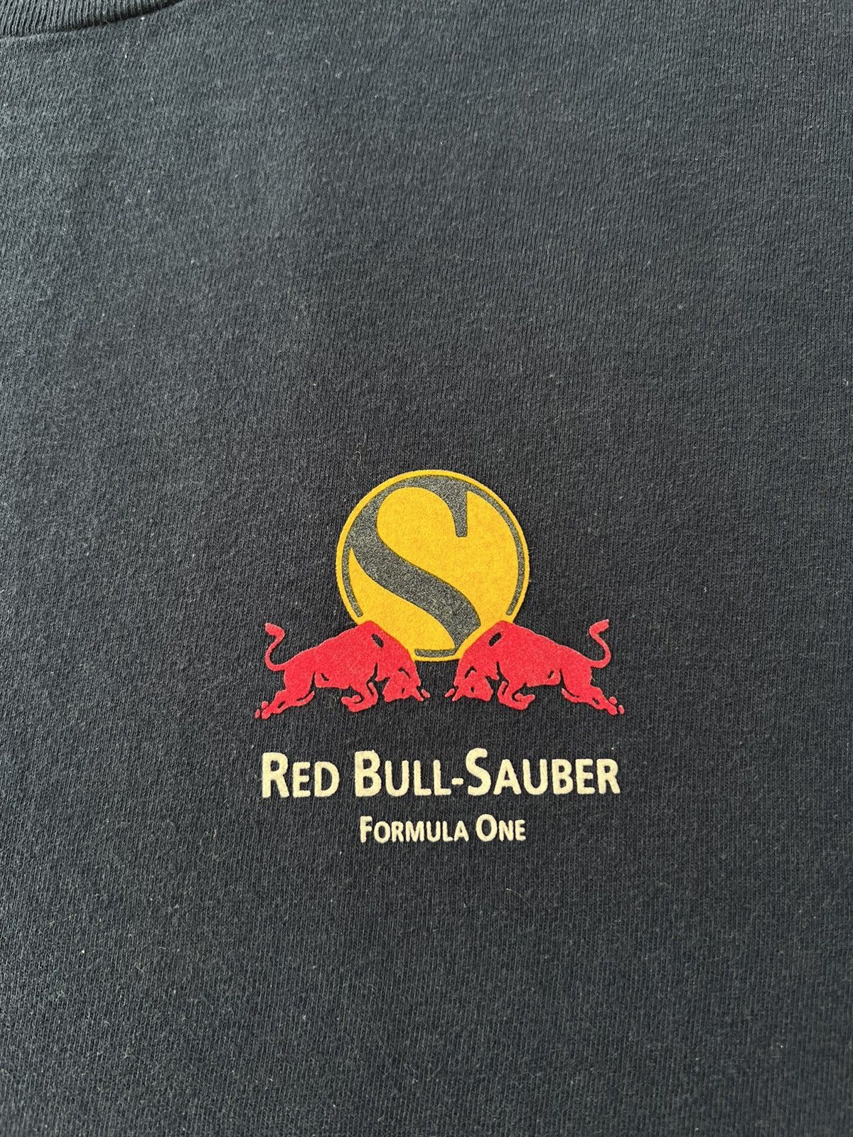 Formula 1 Vintage 90s Red Bull Sauber F1 Formula 1 Navy T-shirt Size US XL / EU 56 / 4 - 4 Thumbnail