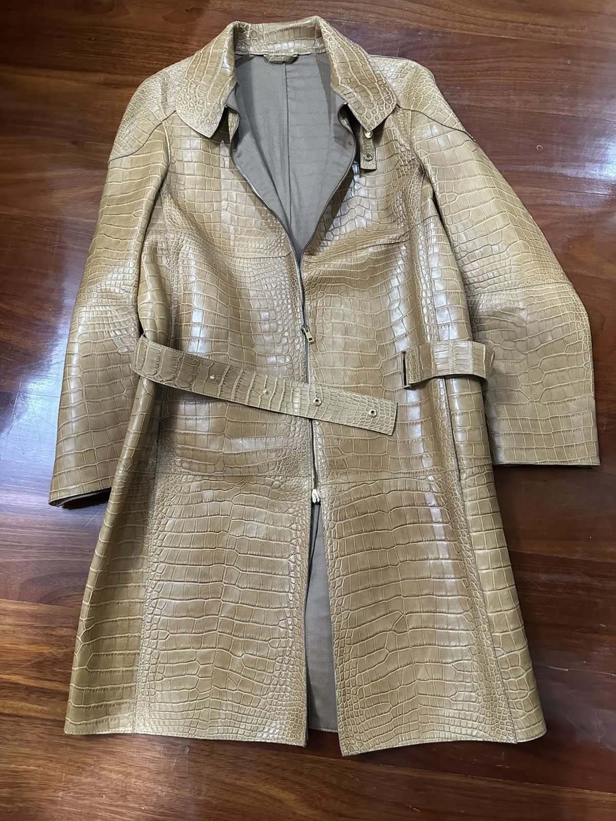Gucci Gucci crocodile coat Size US M / EU 48-50 / 2 - 1 Thumbnail