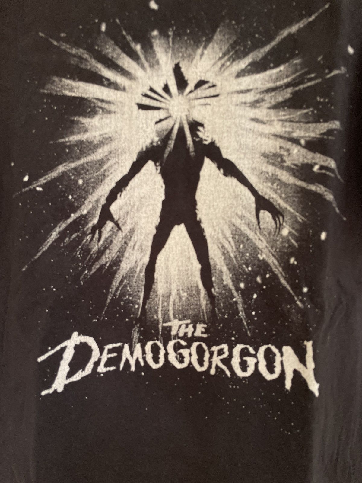 Vintage Vintage The Demogorgon t shirt Size US L / EU 52-54 / 3 - 4 Thumbnail