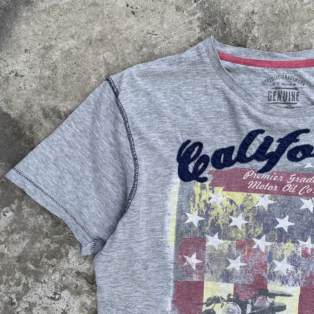 Other Vintage T-shirts Moto Big Logo Motorcycle Style USA 00s Y2K Size US L / EU 52-54 / 3 - 6 Thumbnail