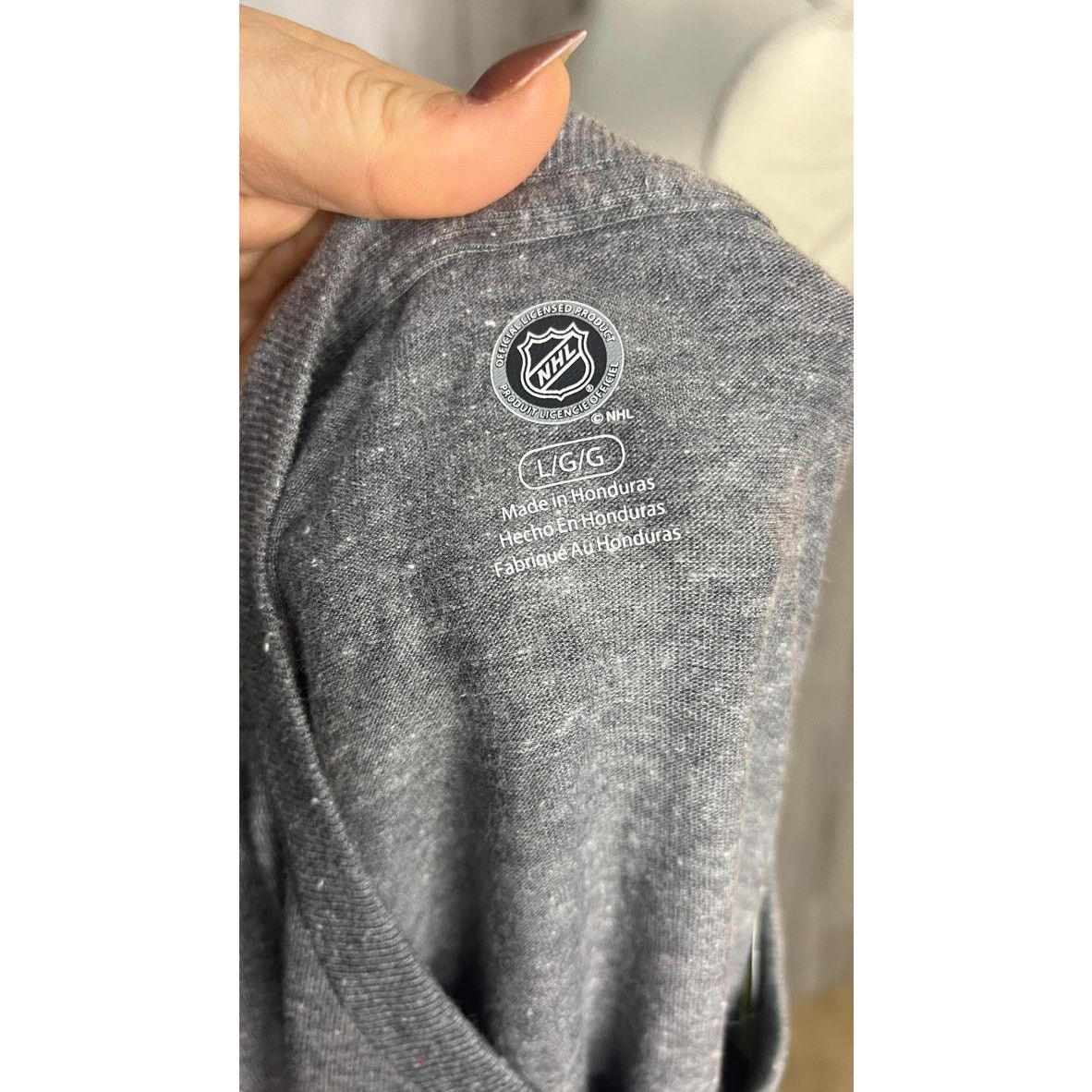 NHL NWT NHL Chicago Blackhawks Men's Large Gray Graphic T-Shirt Size US L / EU 52-54 / 3 - 5 Thumbnail