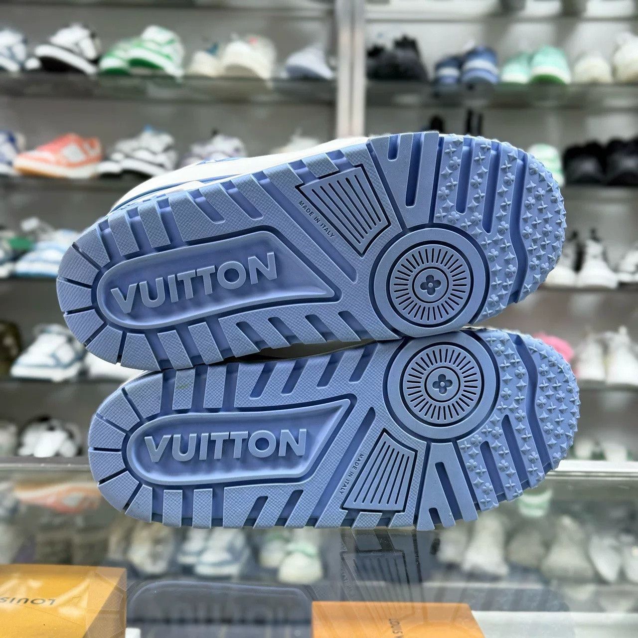 Louis Vuitton LV TRAINER White Blue Sneakers Size US 9.5 / EU 42-43 - 6 Thumbnail
