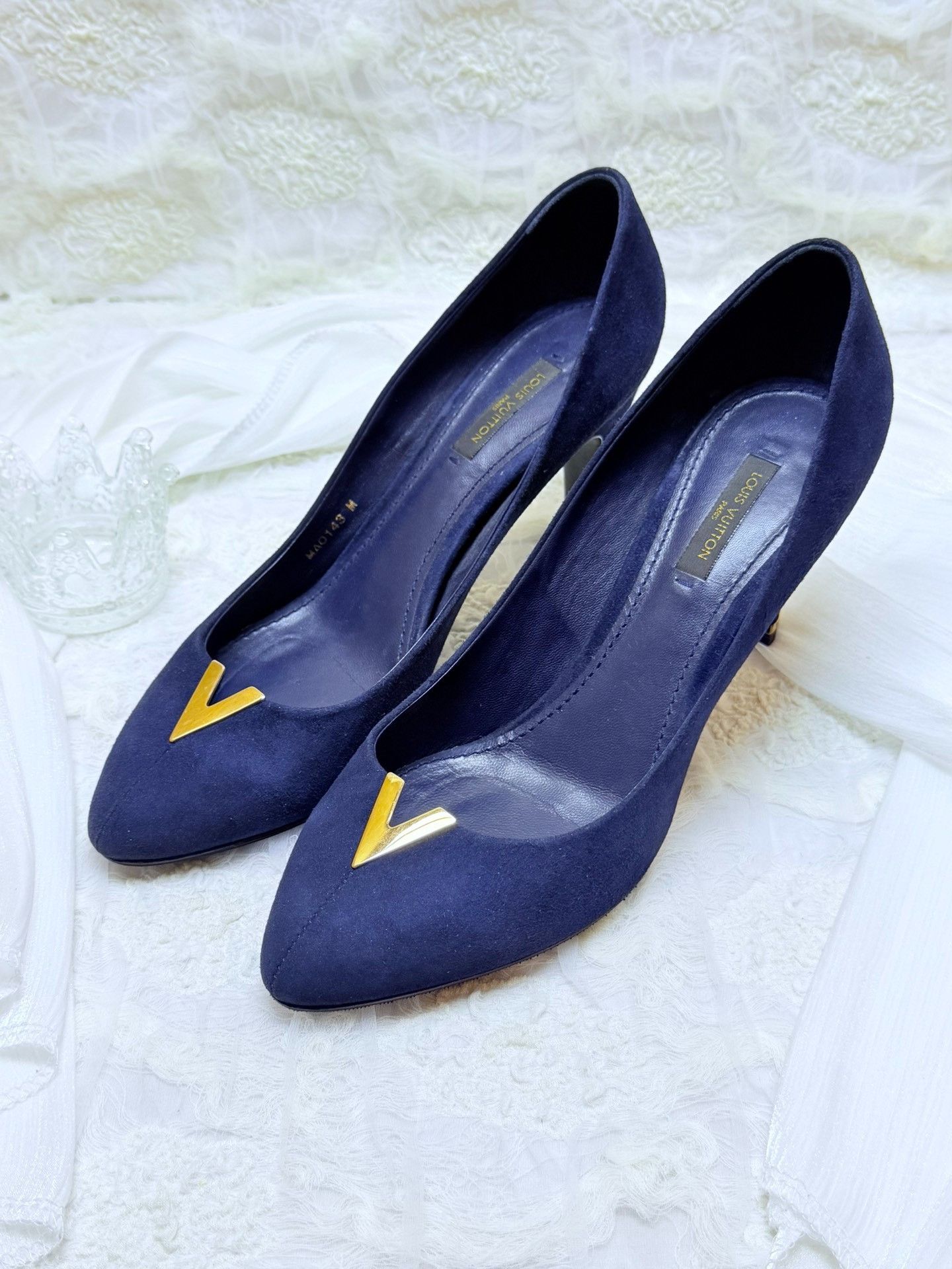Louis Vuitton Louis Vuitton Velvet Blue Lowtop Sneakers us_6-5 Women Size US 6.5 / IT 36.5 - 1 Thumbnail