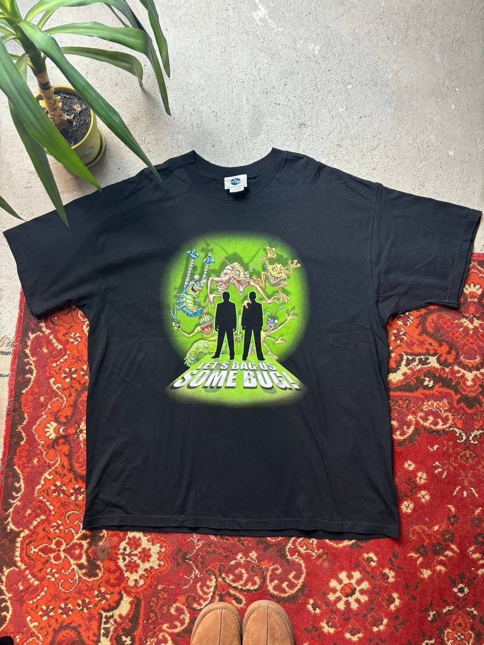 Universal Studios × Vintage Vintage 90s Universal Studios Men In Black Big Monster Print Size US XXL / EU 58 / 5 - 1 Thumbnail