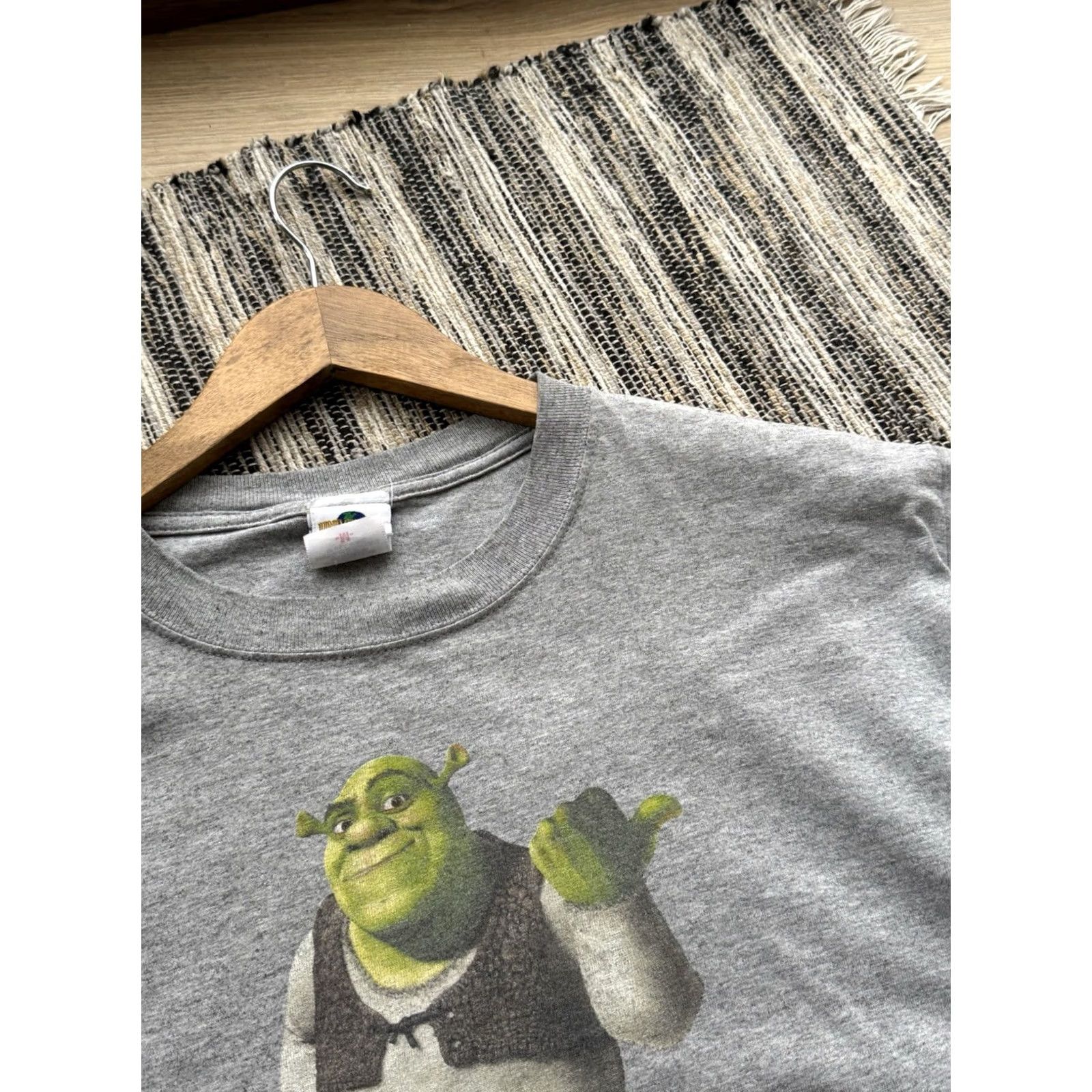 Vintage VINTAGE Universal Studios Hollywood Shrek Donkey Movie Promo Shirt M Gray Cotton Logo 90s Merch Mens T-Shirt Size US M / EU 48-50 / 2 - 7 Thumbnail