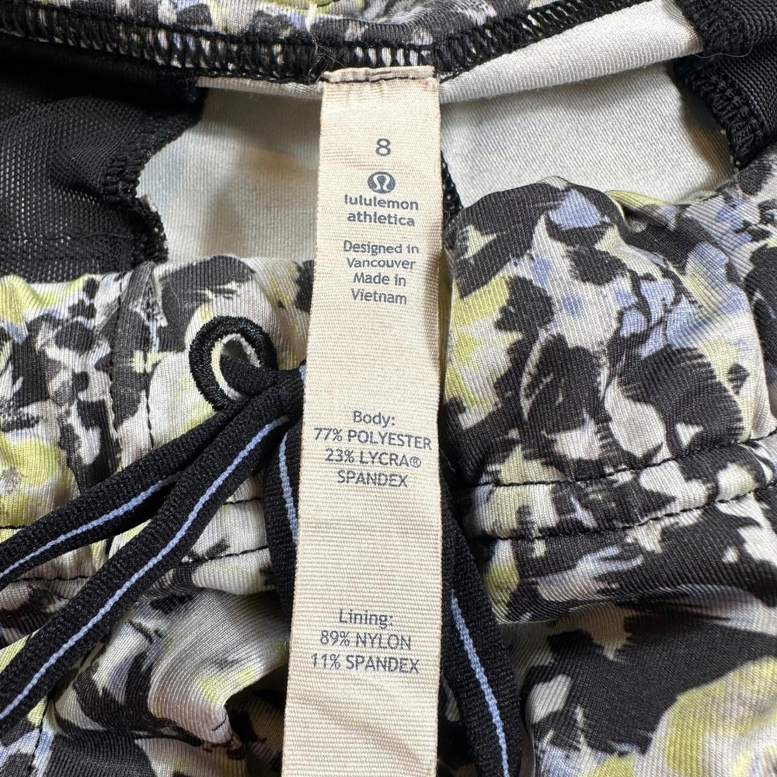 Lululemon Lululemon Womens Jogger Pants 8 Floral Print Jet Crop Size 30" / US 8 / IT 44 - 6 Thumbnail