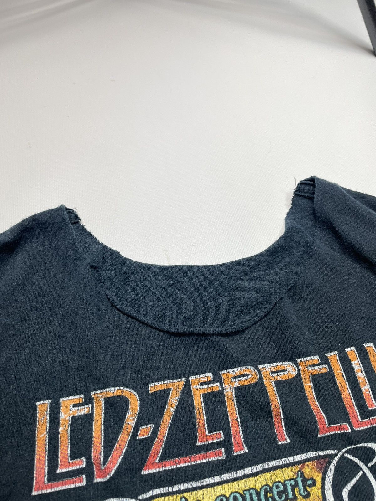 Band Tees Vintage Led Zeppelin Archive Distressed Band Tee Size US L / EU 52-54 / 3 - 4 Thumbnail
