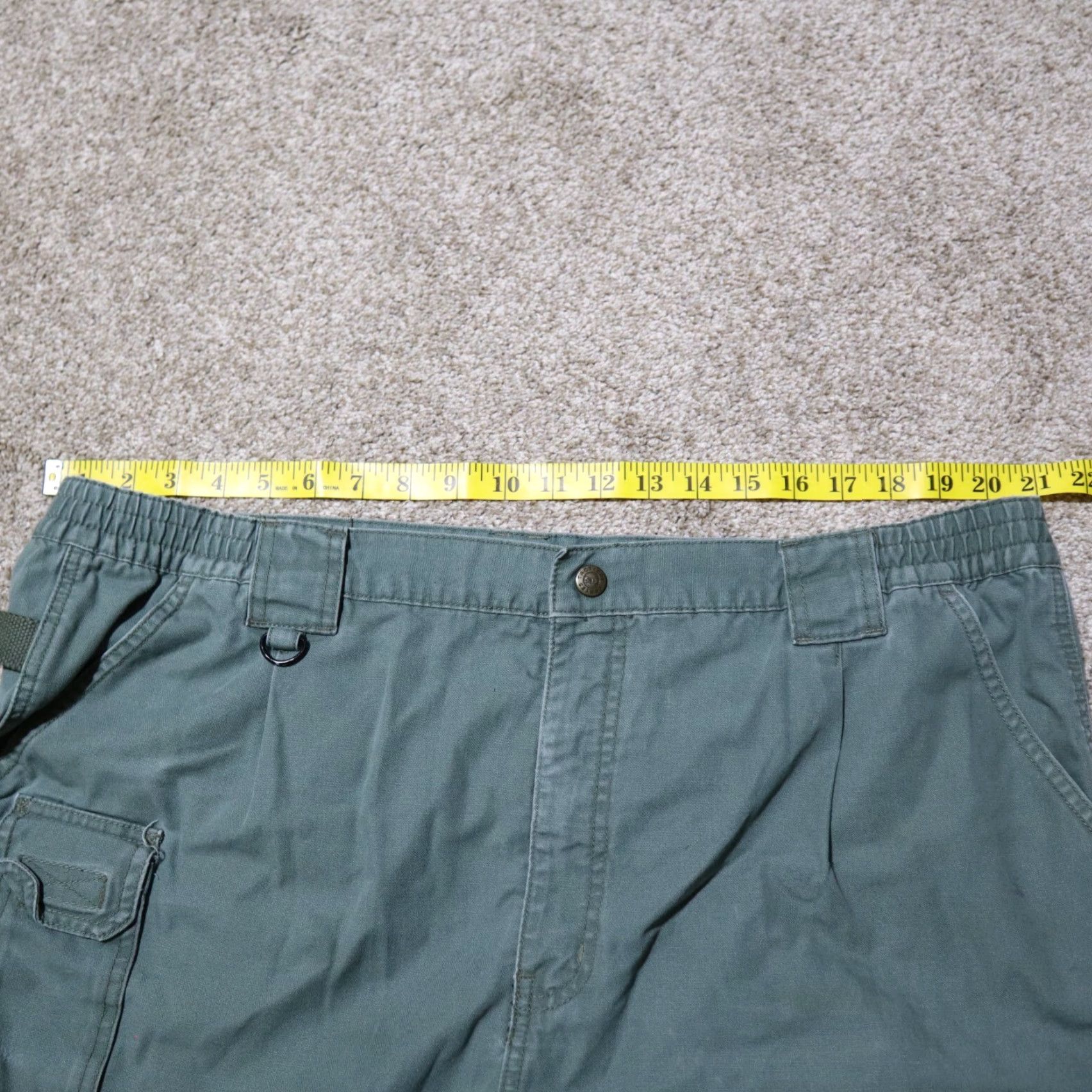 Vintage VINTAGE 5.11 Tactical Shorts Green Cargo Short Mens 42 Cargo Pocket Pockets Regular Cotton Khaki Outdoor 90s? Size US 36 / EU 52 - 4 Thumbnail