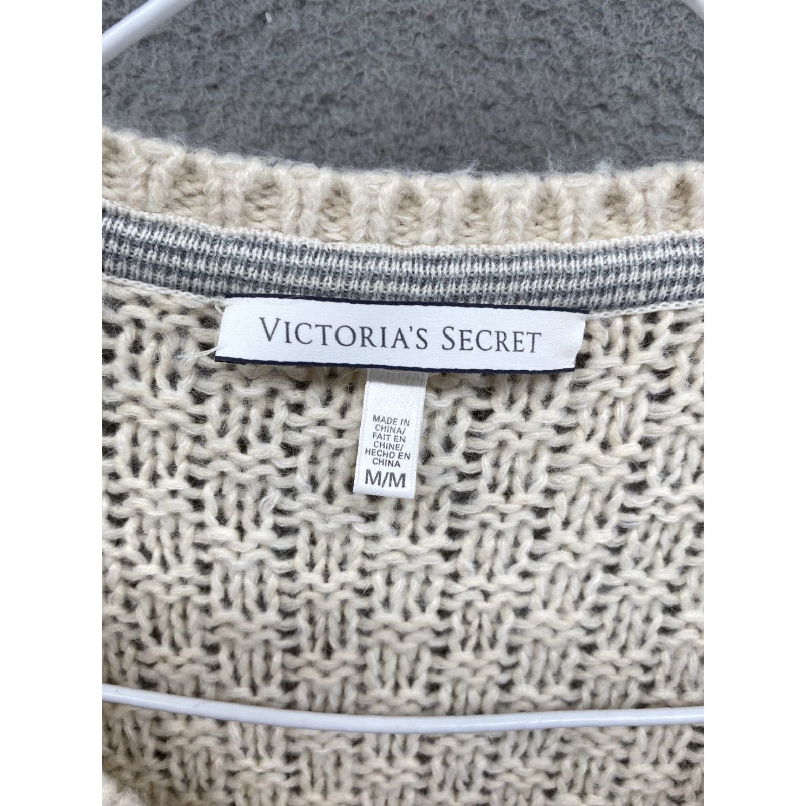 Victoria's Secret Victoria's Secret Ivory Wool Mohair Blend Knit Pullover in Size Medium User: Victoria's Secret Ivory Wool Mohair Blend Knit Pullover in Size Medium Size M / US 6-8 / IT 42-44 - 2 Thumbnail