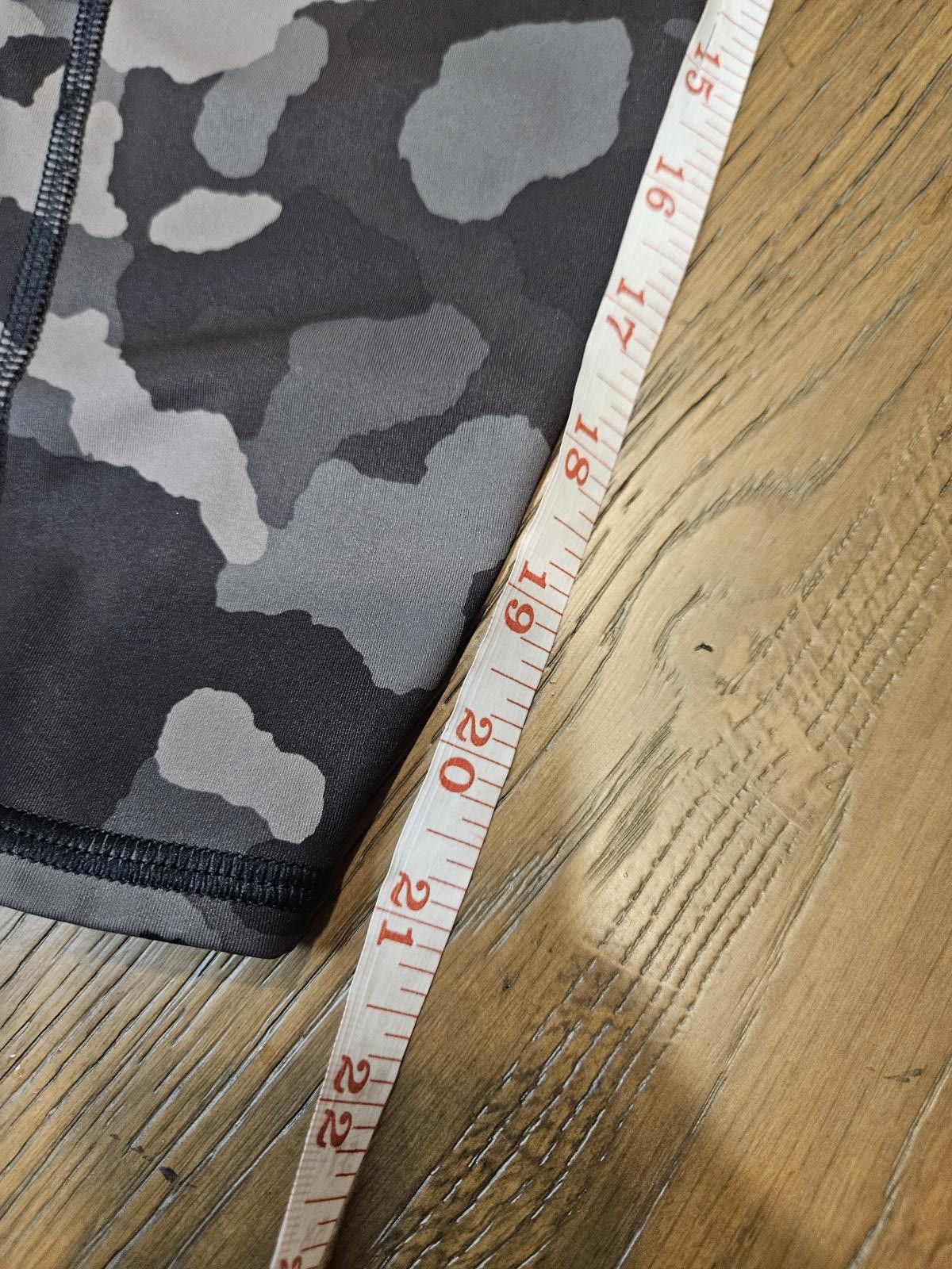 Designer Athleta Stylish Camouflage Workout Leggings #290 Size 26" / US 2 / IT 38 - 7 Thumbnail