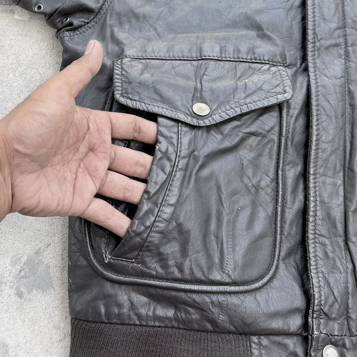 Genuine Leather Vintage Flying Tigers G-1 Leather Bomber Flight Jacket Size US L / EU 52-54 / 3 - 5 Thumbnail
