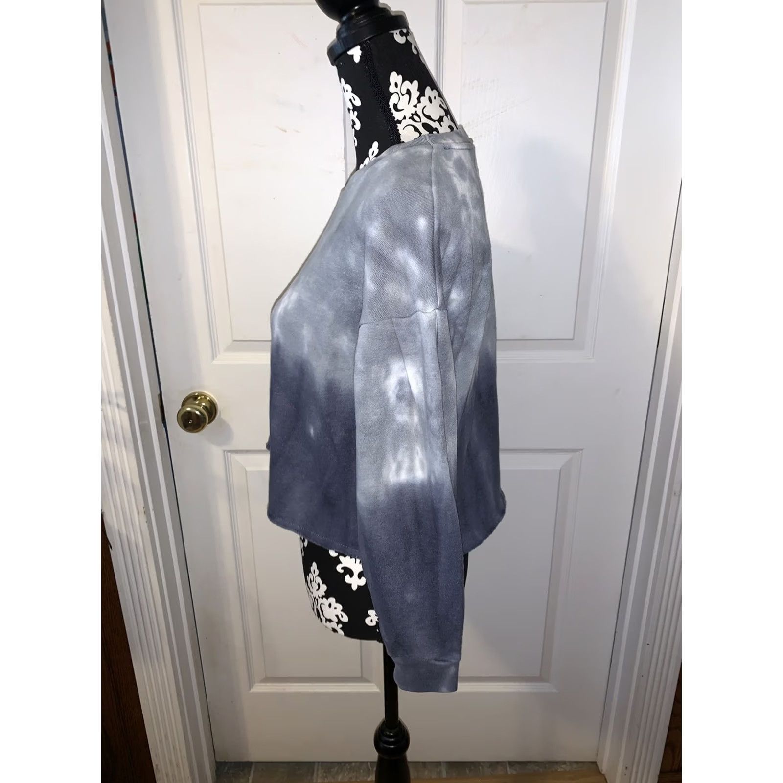 American Eagle Outfitters VINTAGE American Eagle Outfitters Teens XS Tye Dyed Ombre Sweater Top Long Sleeve Crew Neck Blue Pullover Womens Girls Mens Size XS / US 0-2 / IT 36-38 - 3 Thumbnail