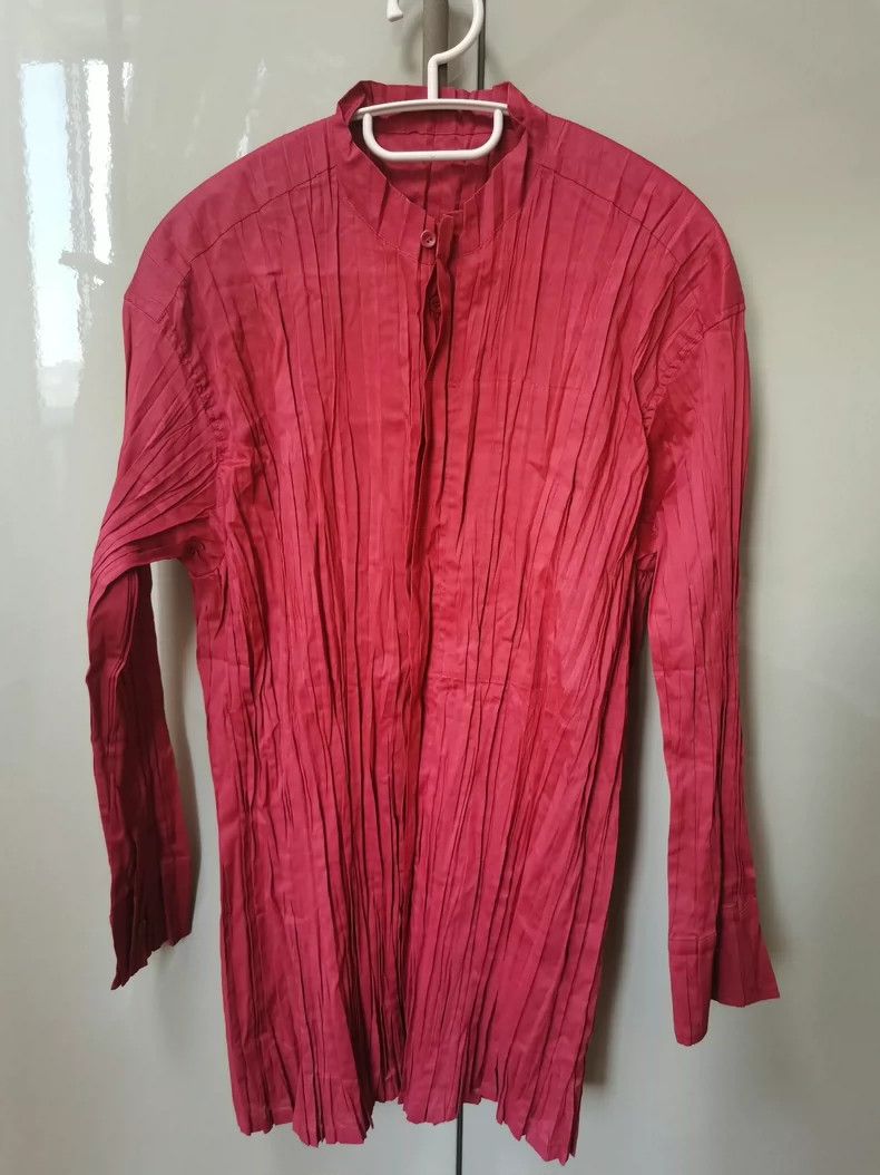 Issey Miyake Issey Miyake size:2 Red pleated coat Size XS / US 0-2 / IT 36-38 - 1 Thumbnail