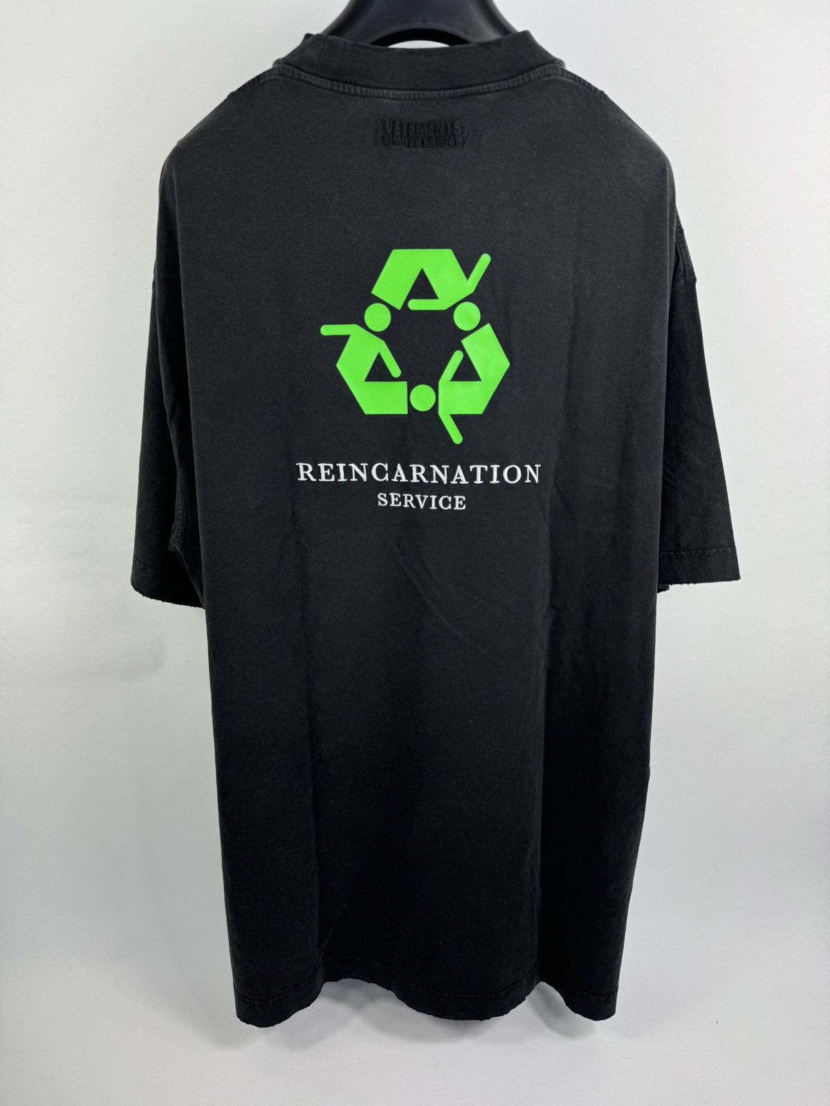 OVERSIZED EMBROIDERED PRINTED T-SHIRT