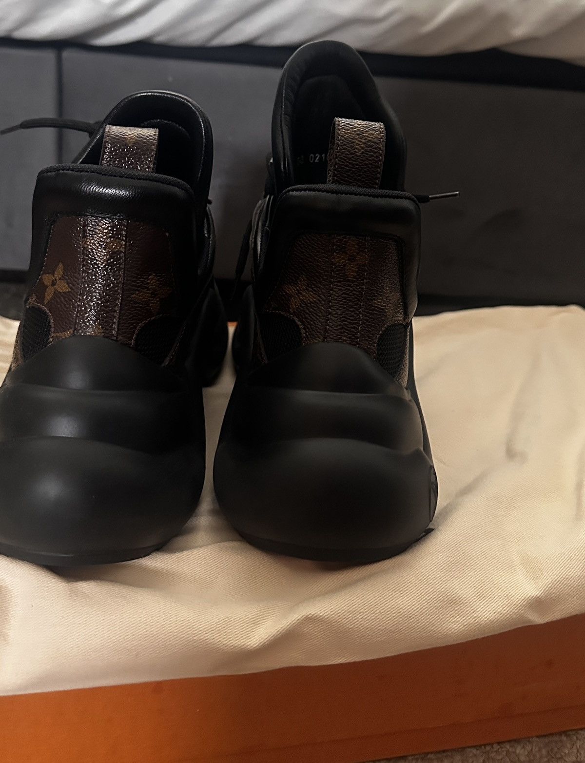 Louis Vuitton Louis Vuitton Sneakers Size US 7.5 / IT 37.5 - 4 Thumbnail