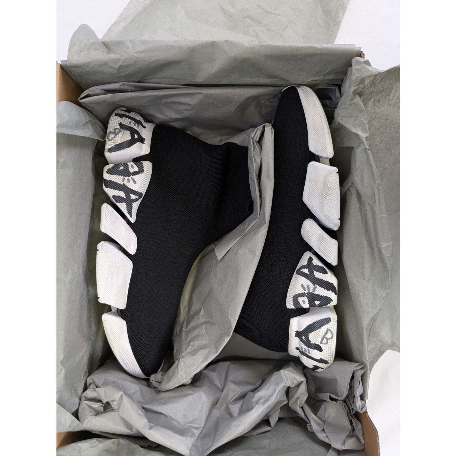 Balenciaga o1rshd1 Rec Knit Graffiti Speed 2.0 Lt Sneakers Black/White Size US 8 / EU 41 - 16 Thumbnail