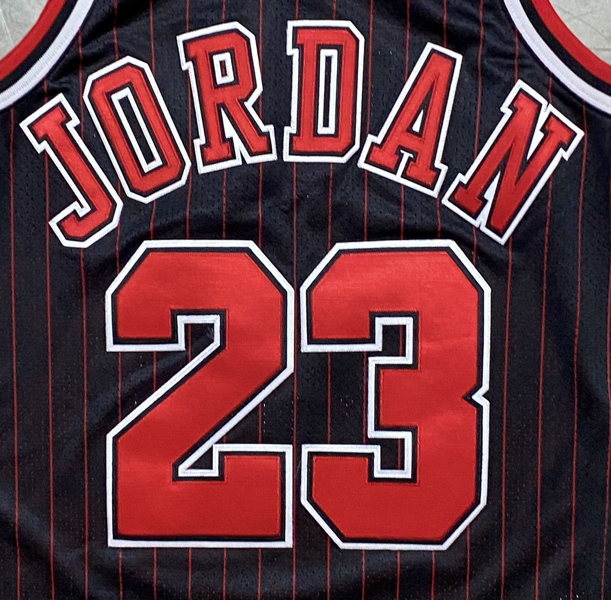 Mitchell & Ness × NBA Mitchell & Ness Chicago Bulls Michael Jordan 95-96 Jersey Size US M / EU 48-50 / 2 - 13 Thumbnail