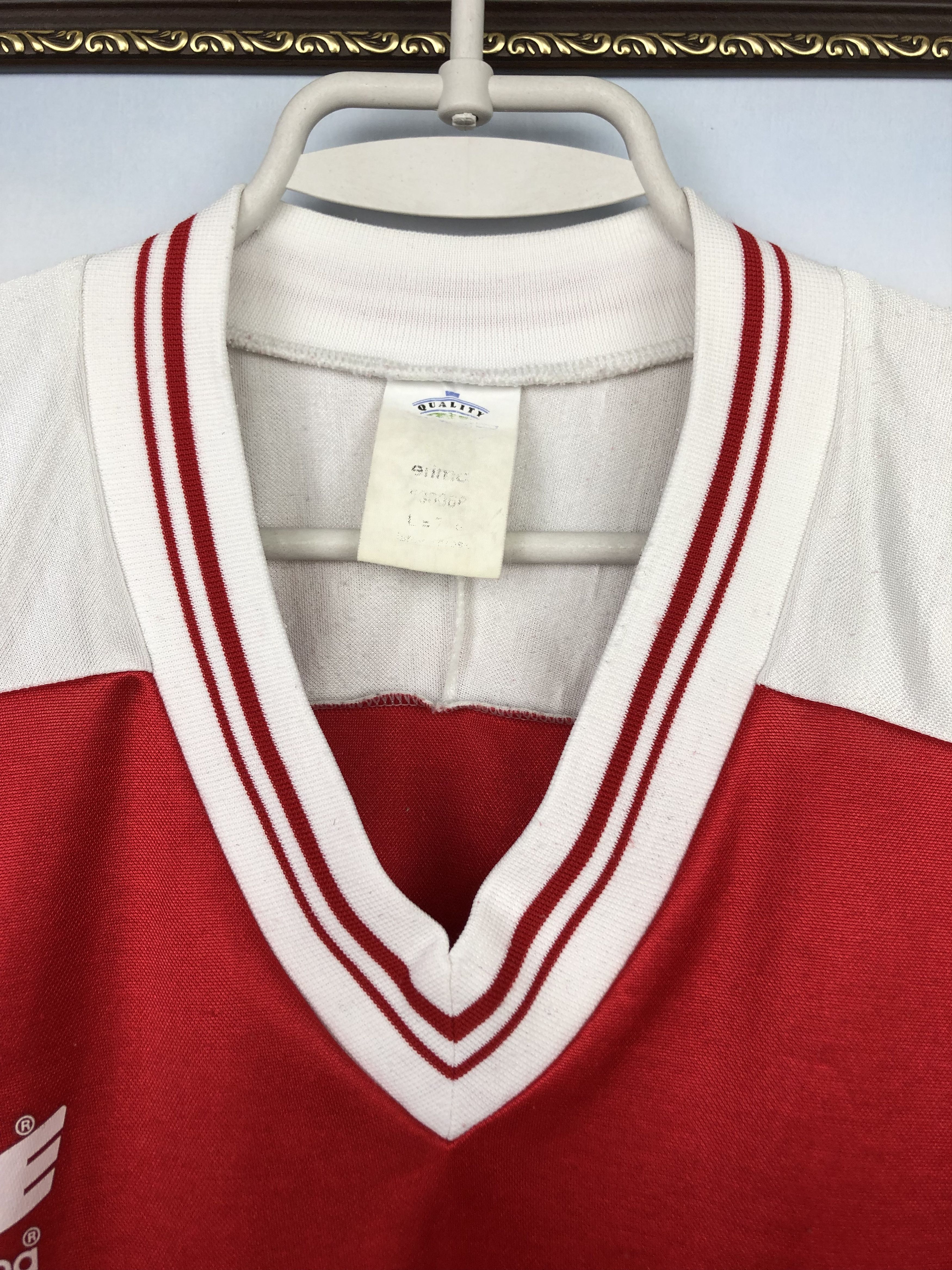 Vintage Vintage SG Rot-Weiss Neuenhagen Football Shirt Soccer Jersey Size US L / EU 52-54 / 3 - 4 Thumbnail