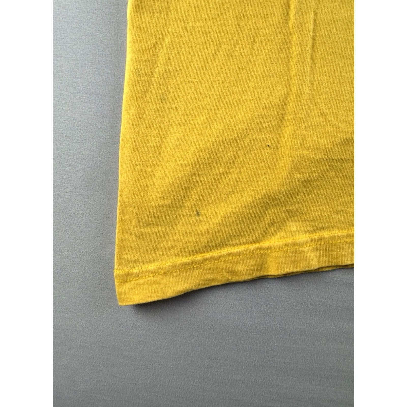 Vintage VINTAGE Screen Stars Tee 90s T-Shirt Mens M Yellow Cotton Short Sleeve Crew Neck 1990s 1990s Size US M / EU 48-50 / 2 - 5 Thumbnail