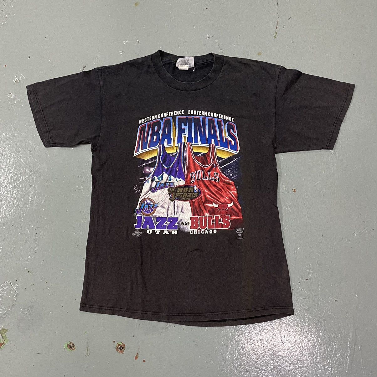 NBA × Vintage Vintage 1998 Nba Finals Utah Jazz Chicago Bulls Tee Jersey Size US L / EU 52-54 / 3 - 2 Thumbnail