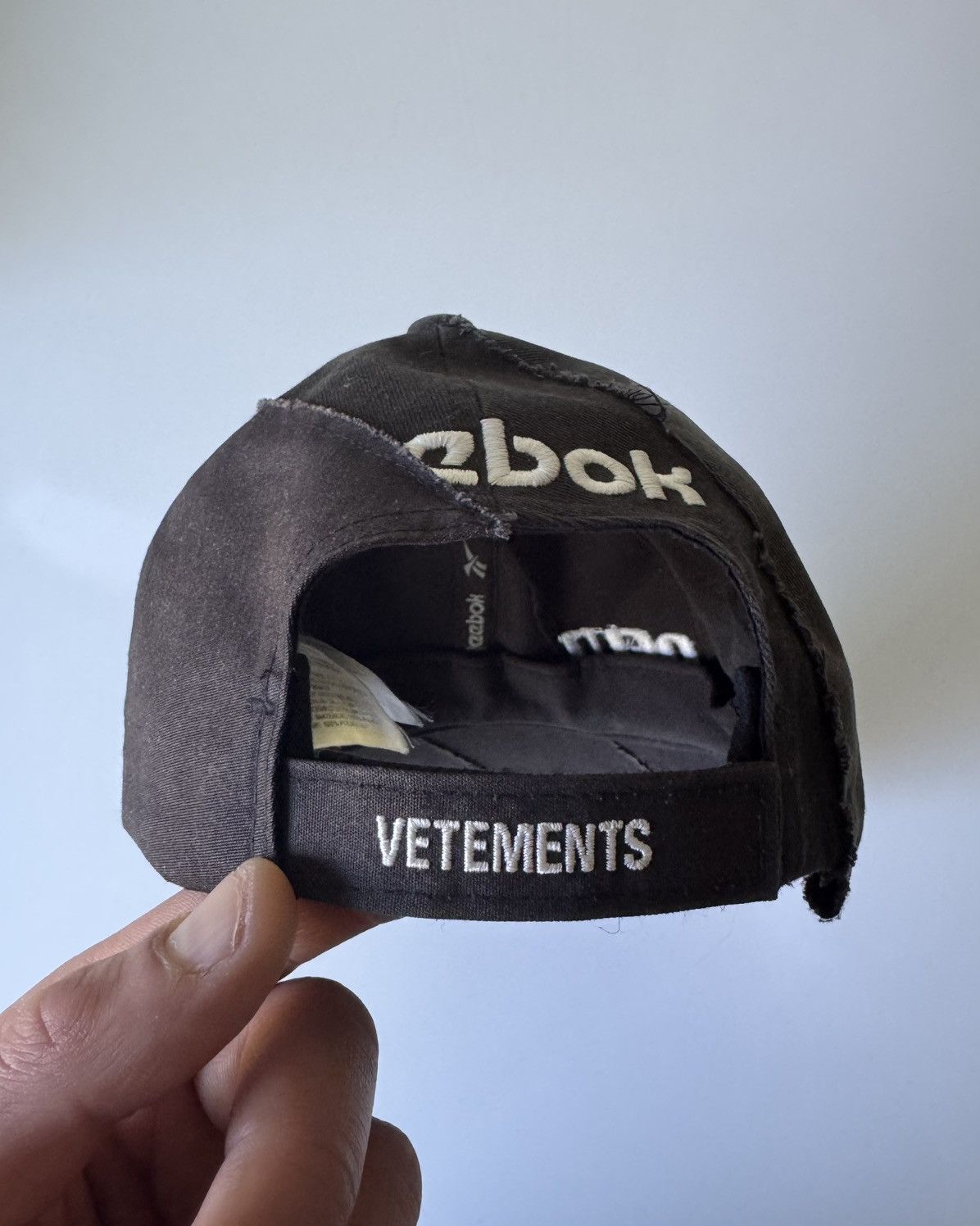 Reebok × Vetements Vetements x Reebok FW 17 Reconstructed Cap Size ONE SIZE - 6 Thumbnail