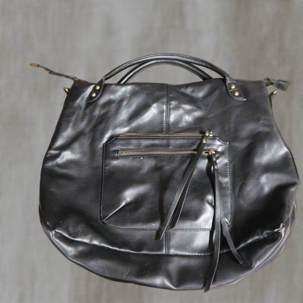 Steve Madden Steve Madden Black Flex Leather Zip Hobo Flap Tote Shoulder Bag Purse Size ONE SIZE - 1 Thumbnail