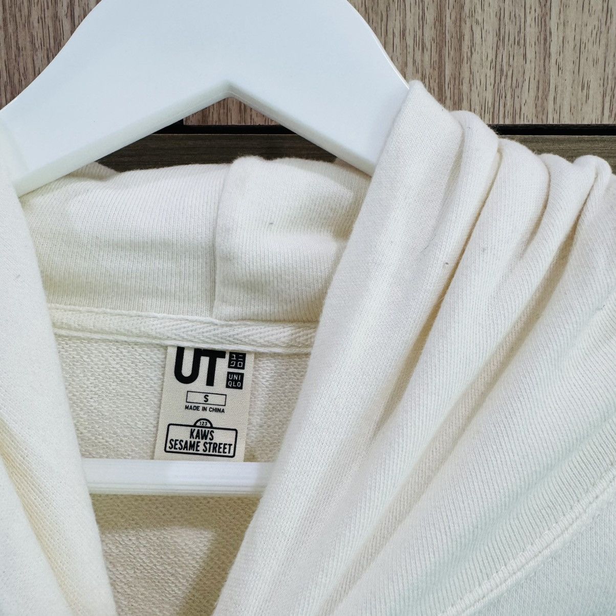 Kaws × Uniqlo Kaws X Sesame Street X Uniqlo Hoodie Size US S / EU 44-46 / 1 - 4 Thumbnail