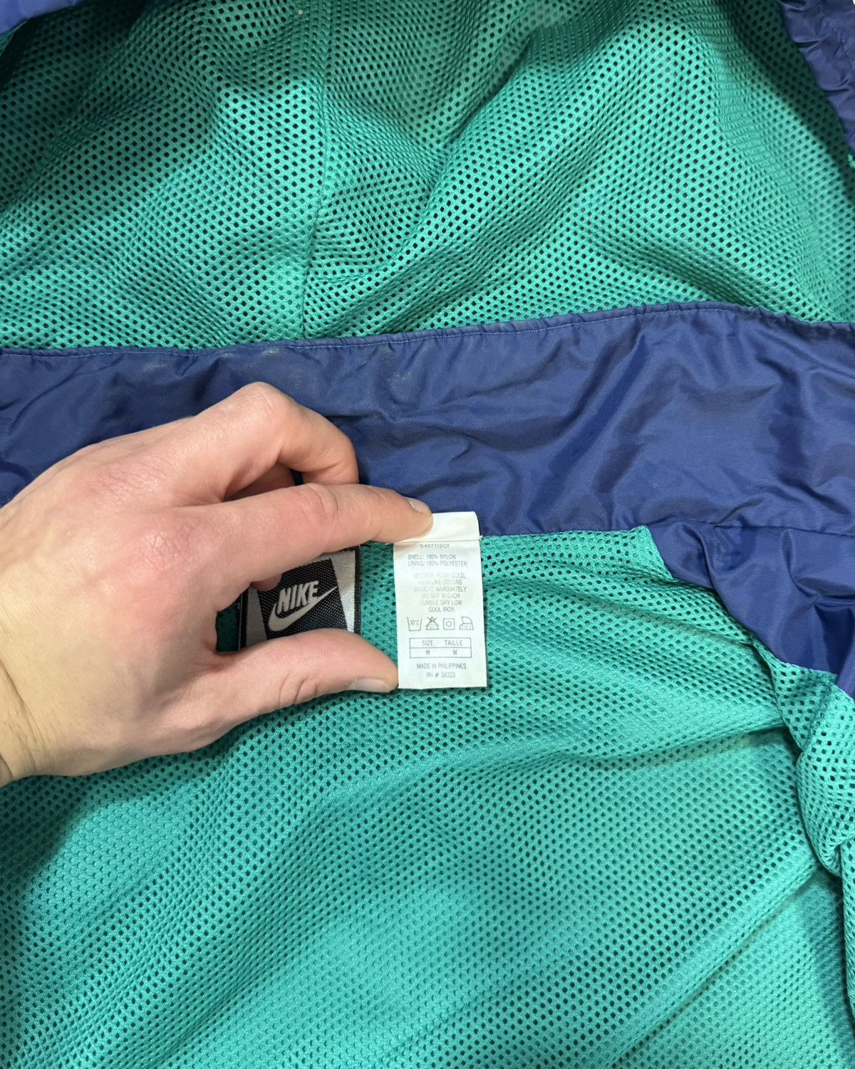 Nike Nike Vintage Windbreaker Jacket Men M Hooded Nylon Retro 90s Size US M / EU 48-50 / 2 - 10 Thumbnail