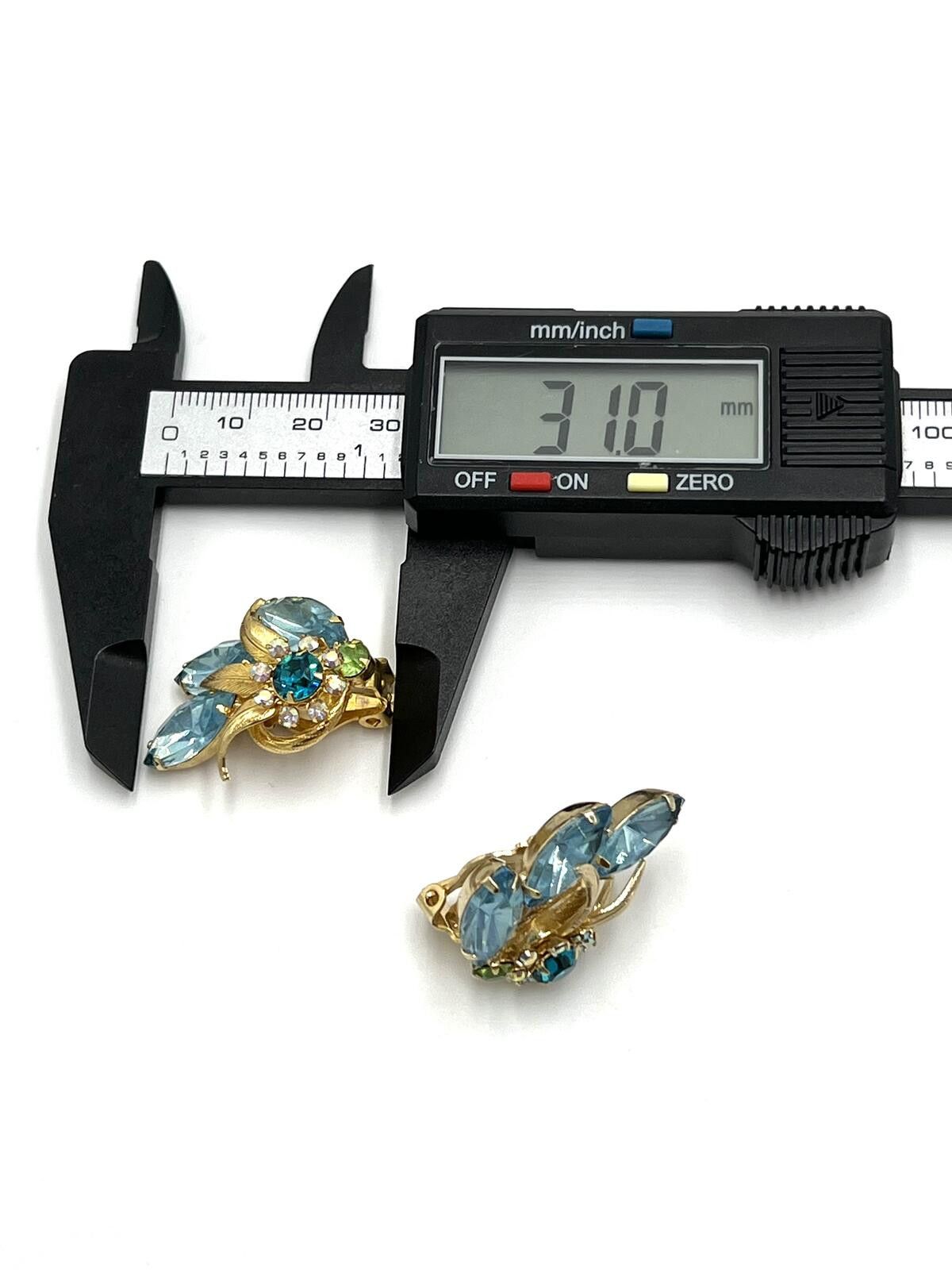 Alexander Julian Juliana Blue Green Rhinestone Glower Floral Clip-On Earrings Size ONE SIZE - 7 Thumbnail