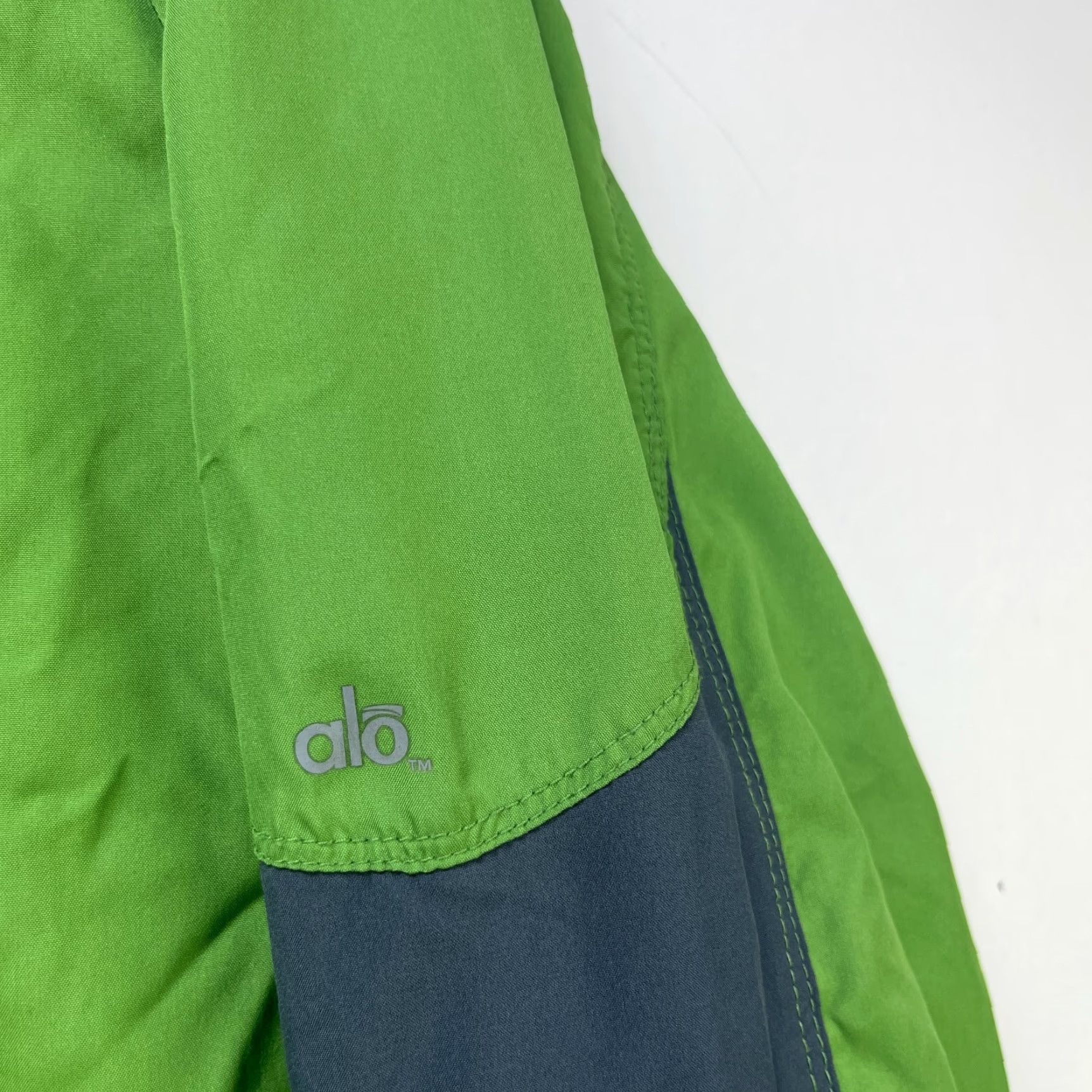 Alo VINTAGE Alo Yoga Zip-Up Windbreaker Jacket Women’s 2XL Size XXL / US 16-18 / IT 52-54 - 2 Thumbnail