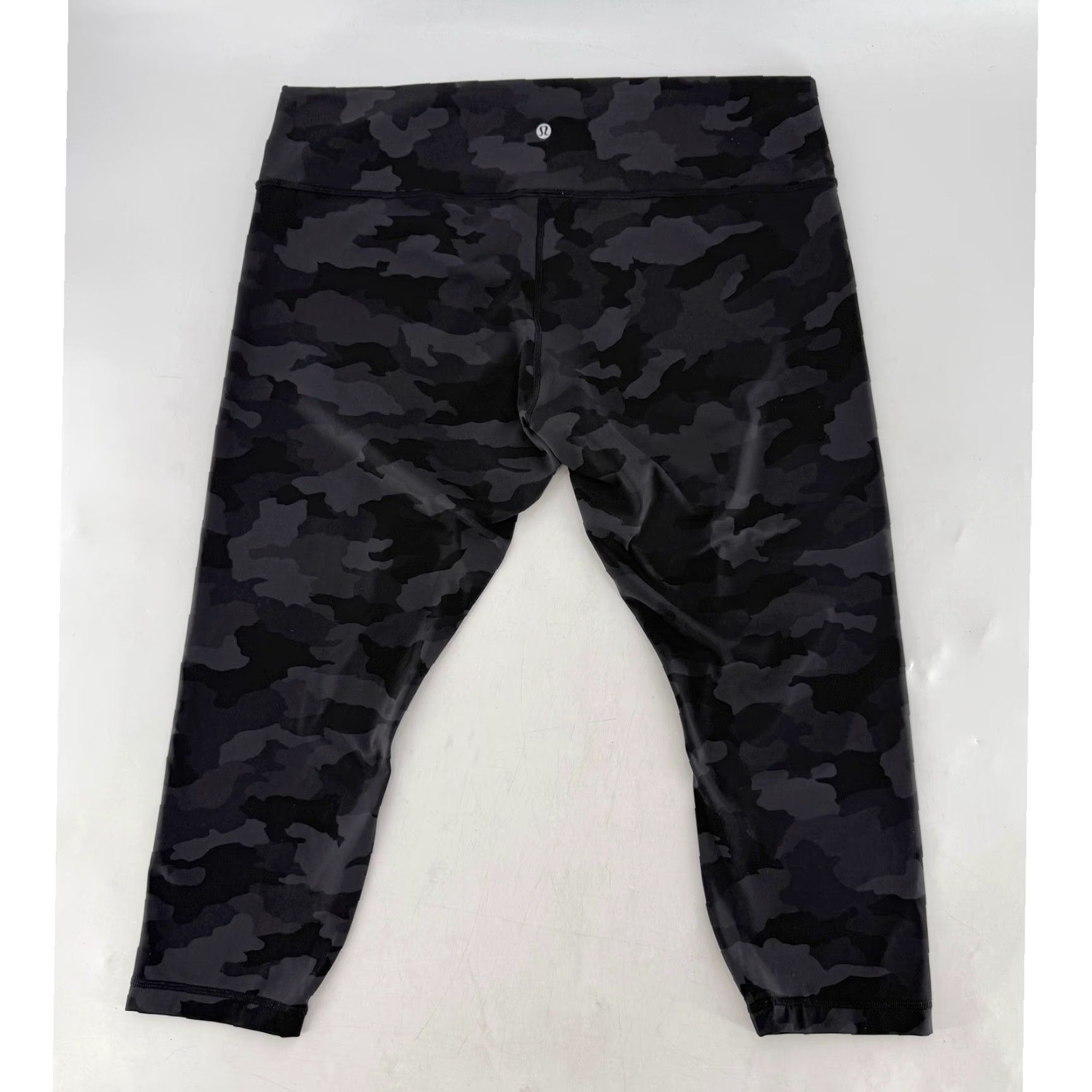 Lululemon Lululemon Plus Size Camo Crop Leggings Activewear Workout Pants Sz 20 Comfort Women Size 42" / US 20 - 2 Thumbnail