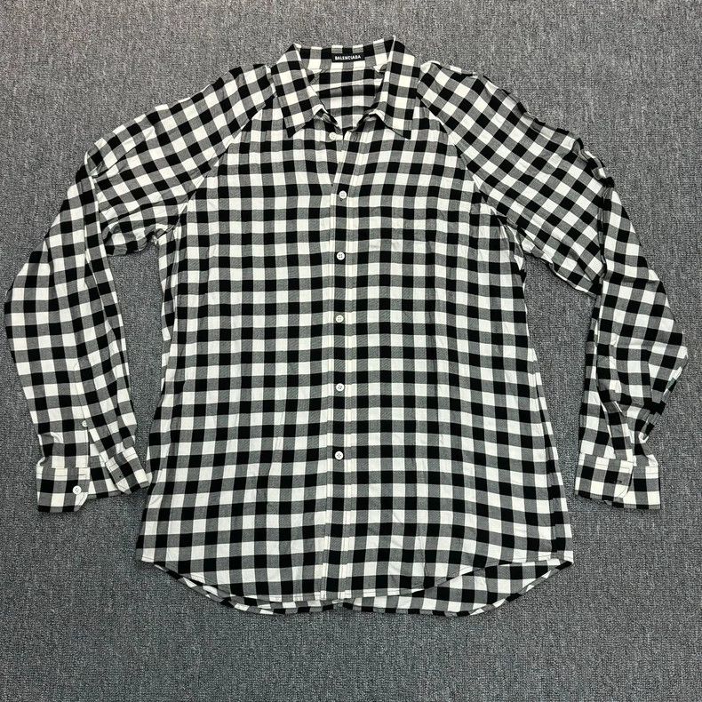 Balenciaga Balenciaga size 38 Black and white plaid long-sleeved shir Size M / US 6-8 / IT 42-44 - 1 Thumbnail