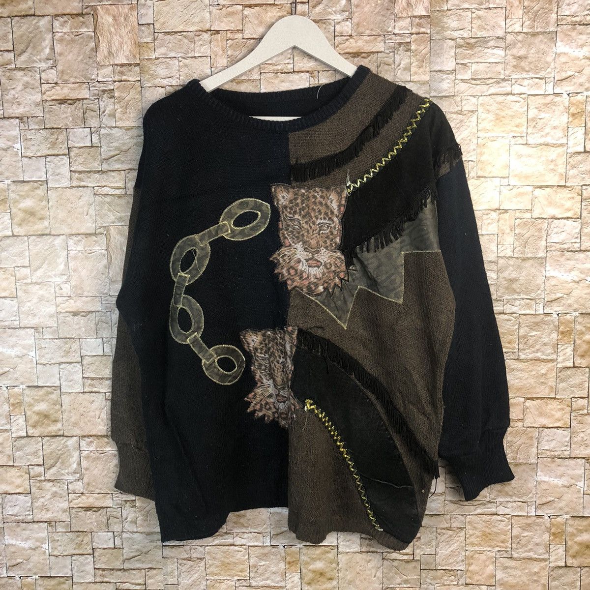 Vintage Cheetah art design vintage Black sweatshirt Knitwear #A164 Size L / US 10 / IT 46 - 1 Thumbnail