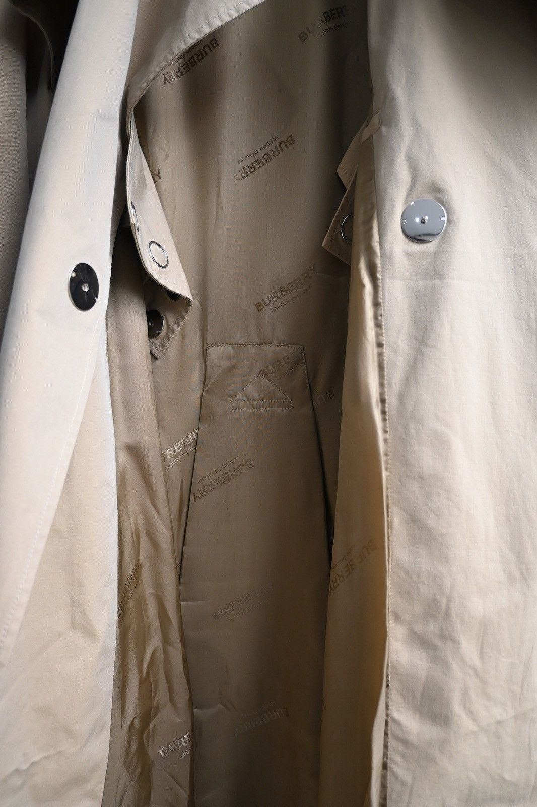 Burberry Burberry SS19 by R. Tisci horseferry garbadine trench coat Size US M / EU 48-50 / 2 - 17 Thumbnail
