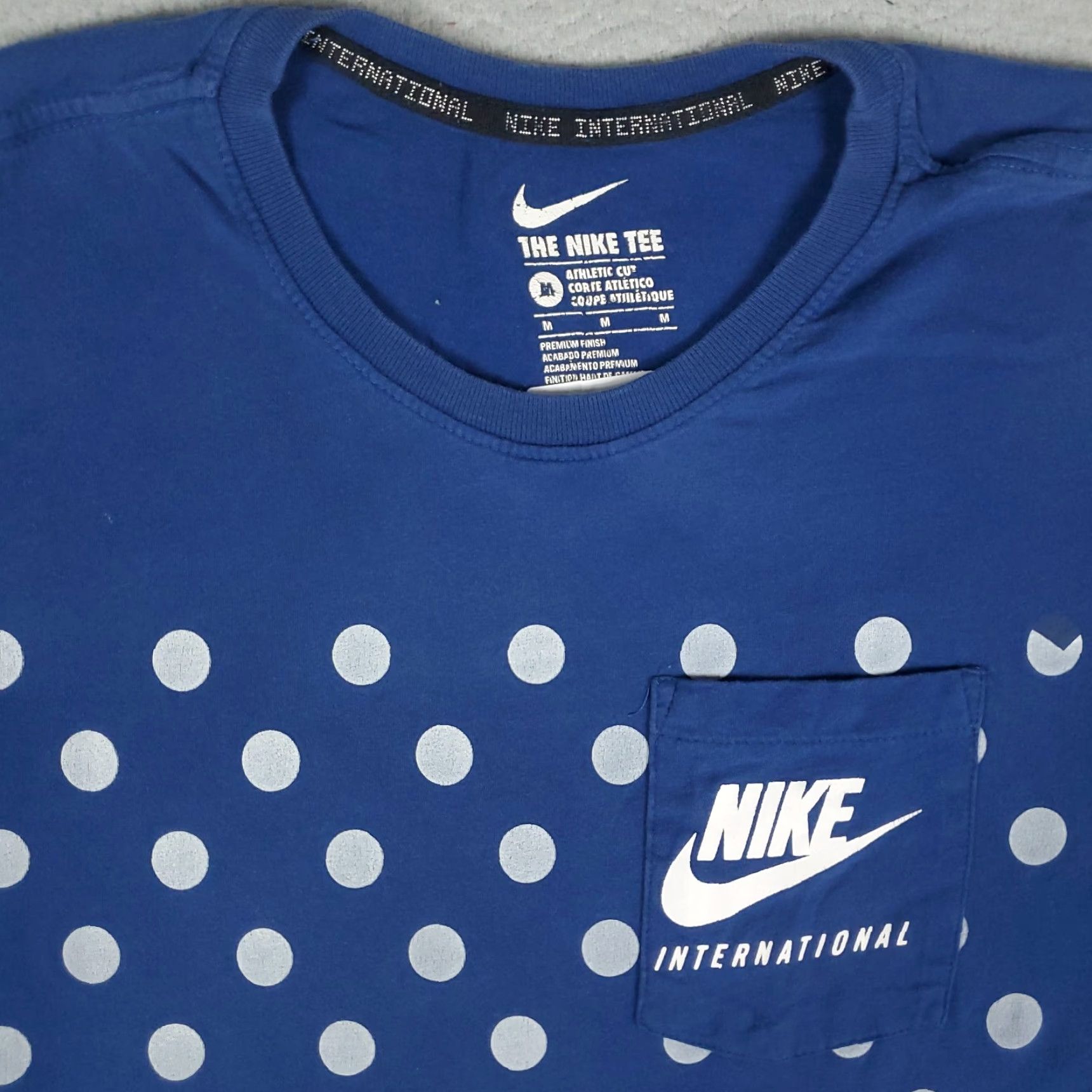 Nike Nike Blue Polka Dot Pocket T-Shirt Mens Size Medium Crew Neck Short Sleeve Cotton Adult Regular Size US M / EU 48-50 / 2 - 2 Thumbnail