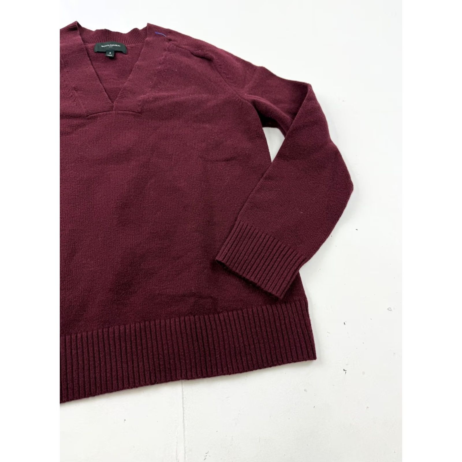 Banana Republic Banana Republic Sweater Womens Small Red V-Neck Raglan Knit Pullover Soft Size S / US 4 / IT 40 - 2 Thumbnail