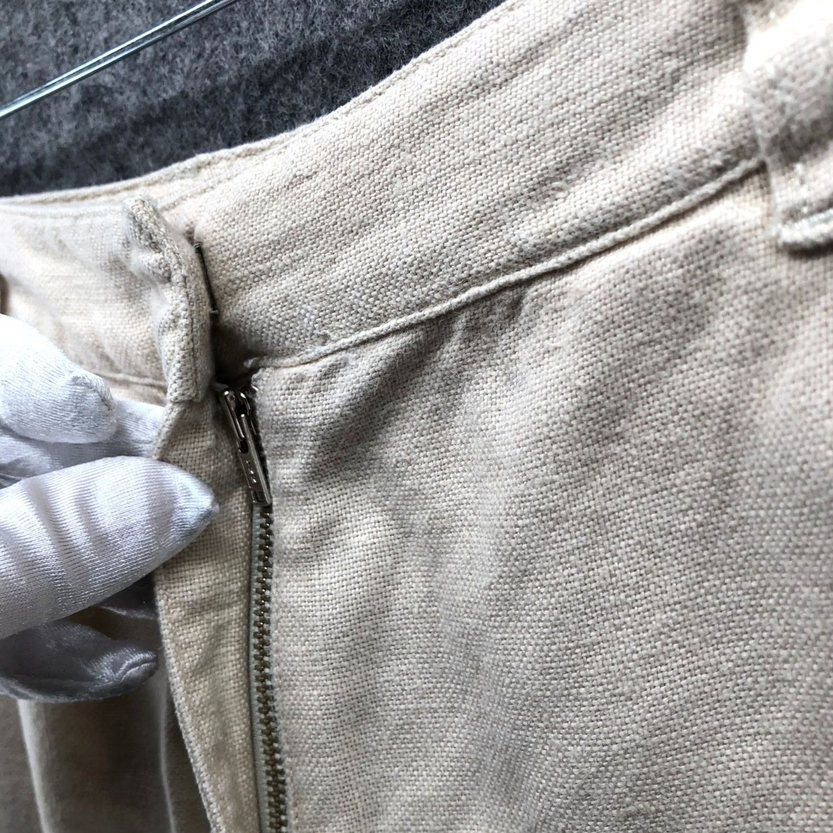 Ann Taylor VINTAGE? No. Ann Taylor 100% Linen Shorts Womens 4 Beige High Rise Flat Front Zip Hook Shirt Size 27" / US 4 / IT 40 - 6 Thumbnail