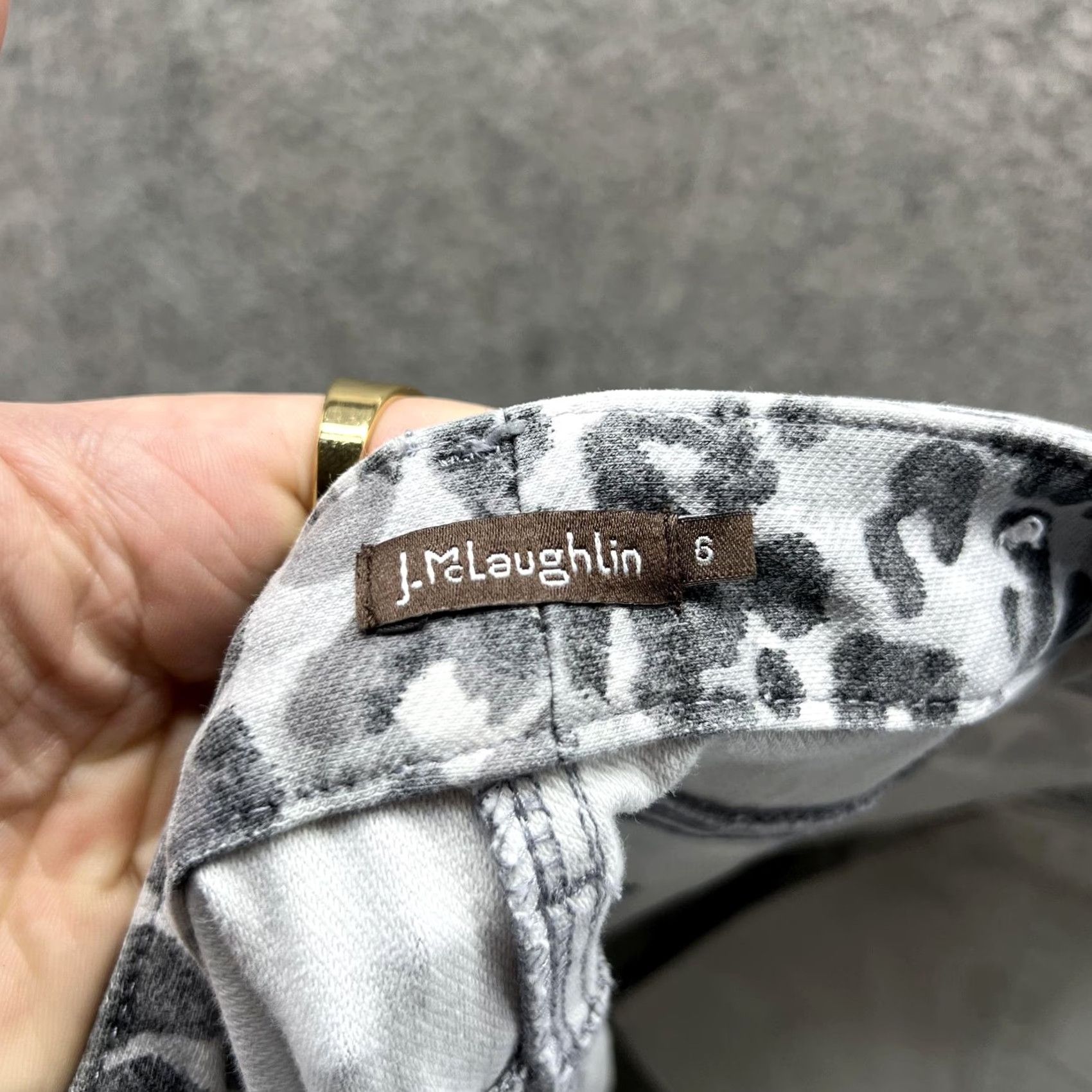 J.McLaughlin J. McLaughlin Jeans Womens 6 Gray Leopard Animal Print Skinny Ankle Denim Pants Size 28" / US 6 / IT 42 - 3 Thumbnail