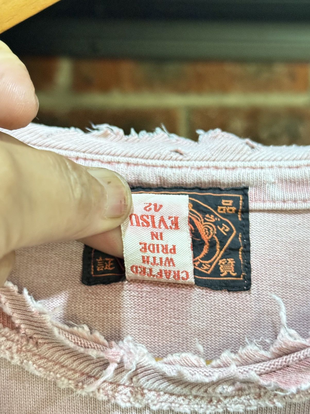 Evisu Thrashed Vintage Evisu Pocket Distressed Heavy Cotton Tee Size US L / EU 52-54 / 3 - 4 Thumbnail