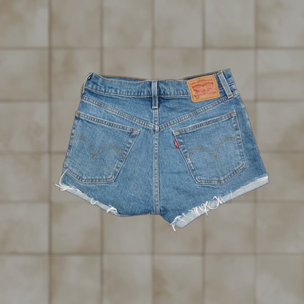 Levi's Levis 501 Jean Shorts Womens Size 26 Blue Denim Cut Offs Button Fly Jorts Jeans Shorts Womens 26 Blue Denim Cut-Off 501 Jean Shorts Womens 26 Levis Size 26" / US 2 / IT 38 - 1 Thumbnail