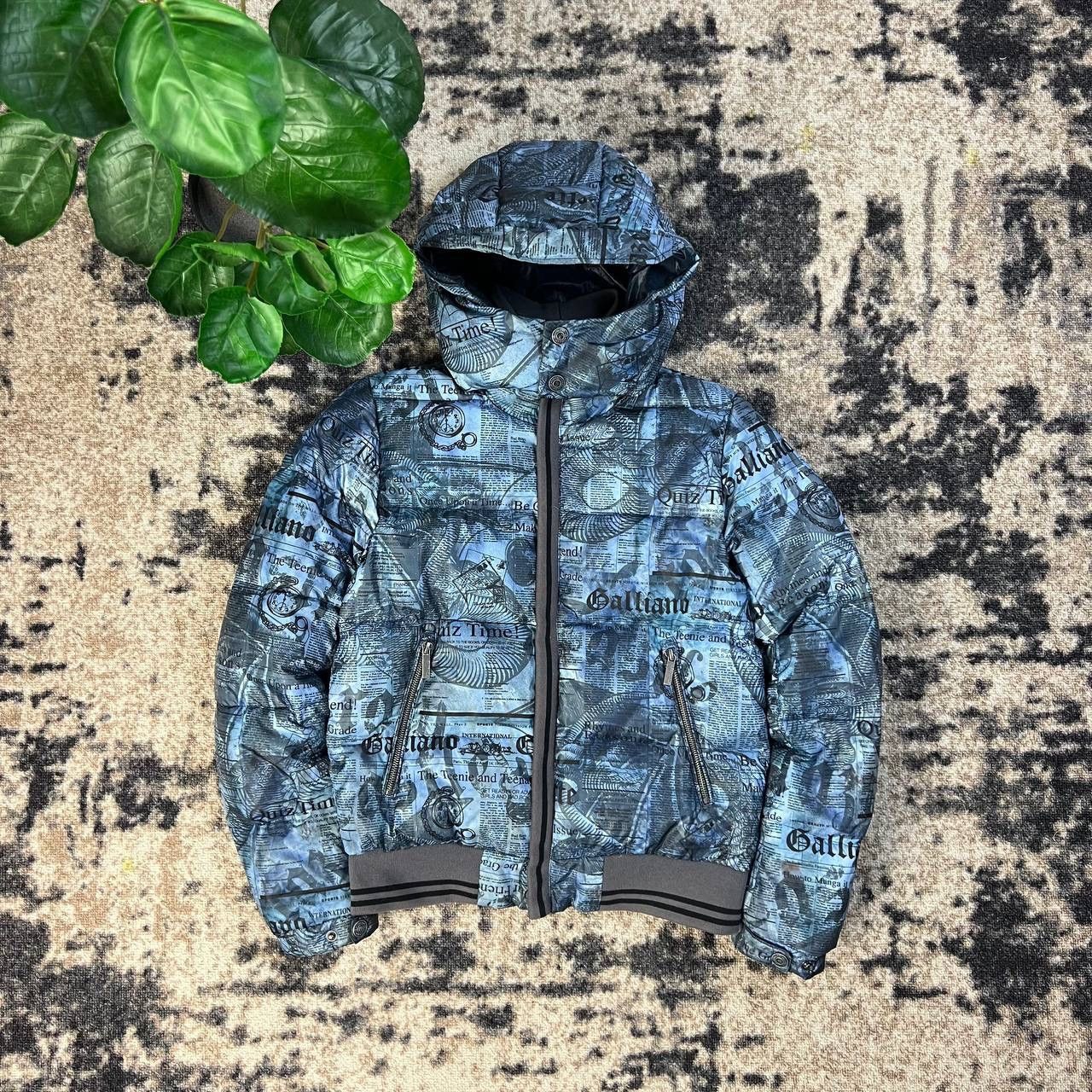 John Galliano John Galliano Rare Newspaper Designer Puffer Down Jacket Size S / US 4 / IT 40 - 1 Thumbnail