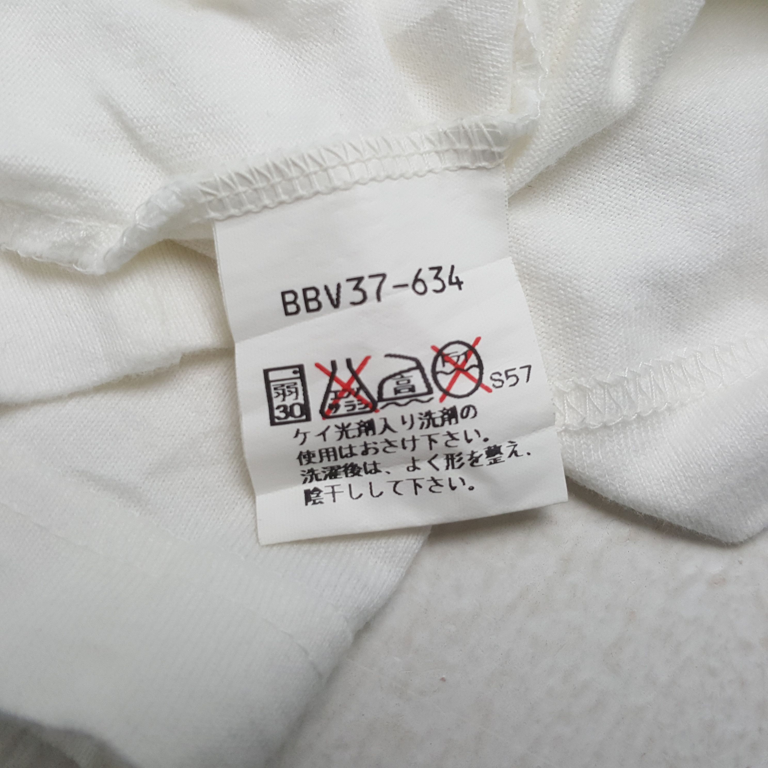 Burberry × Vintage BURBERRY LONDON Luxury Brand Center Logo Spellout Tshirt Size US L / EU 52-54 / 3 - 5 Thumbnail