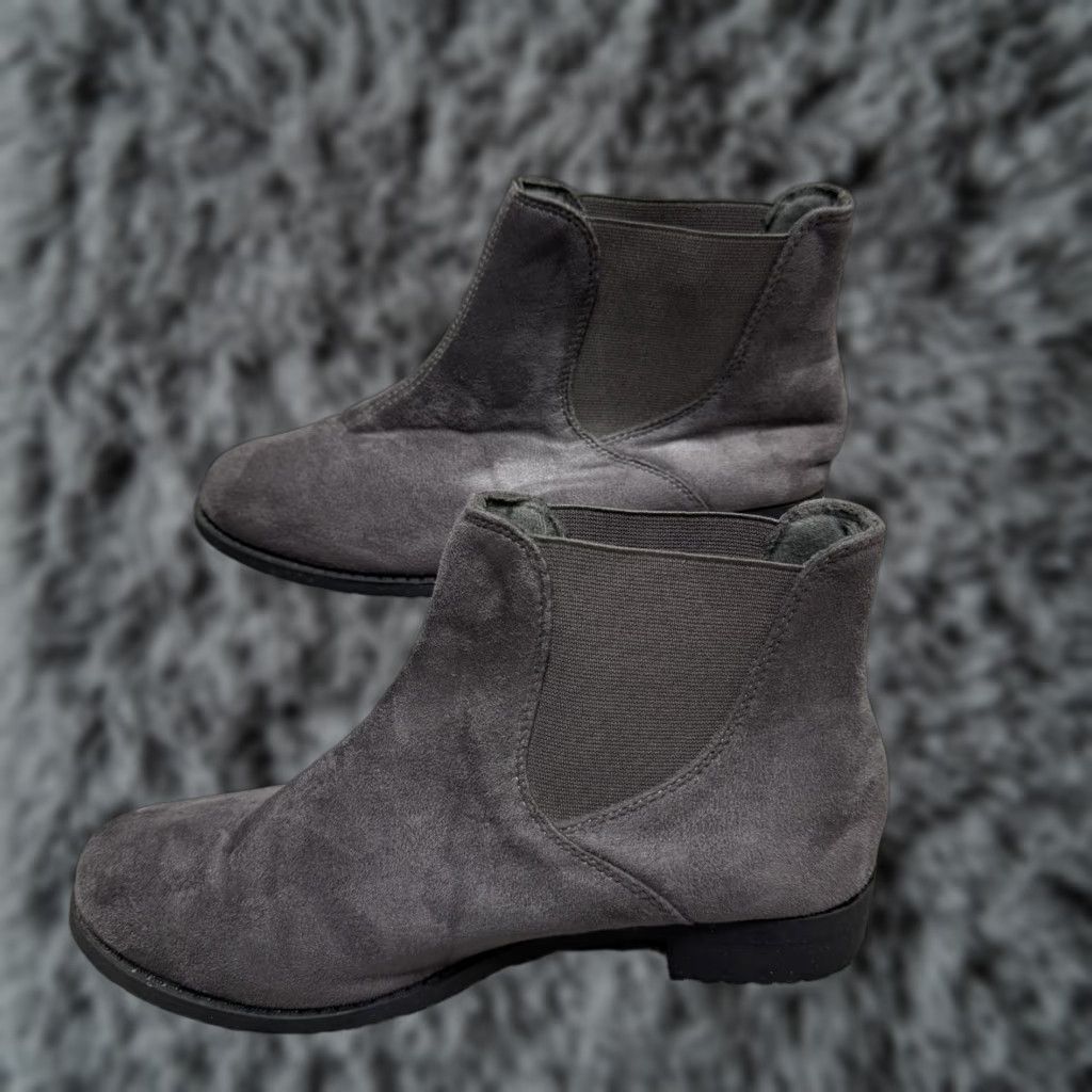 Vintage Grays Chelsea Boots Womens Size 9 Suede Streetwear Biker Edgy Goth Witchy Purple Chelsea Boots Womens Size 9 Suede Size US 9 / IT 39 - 1 Thumbnail
