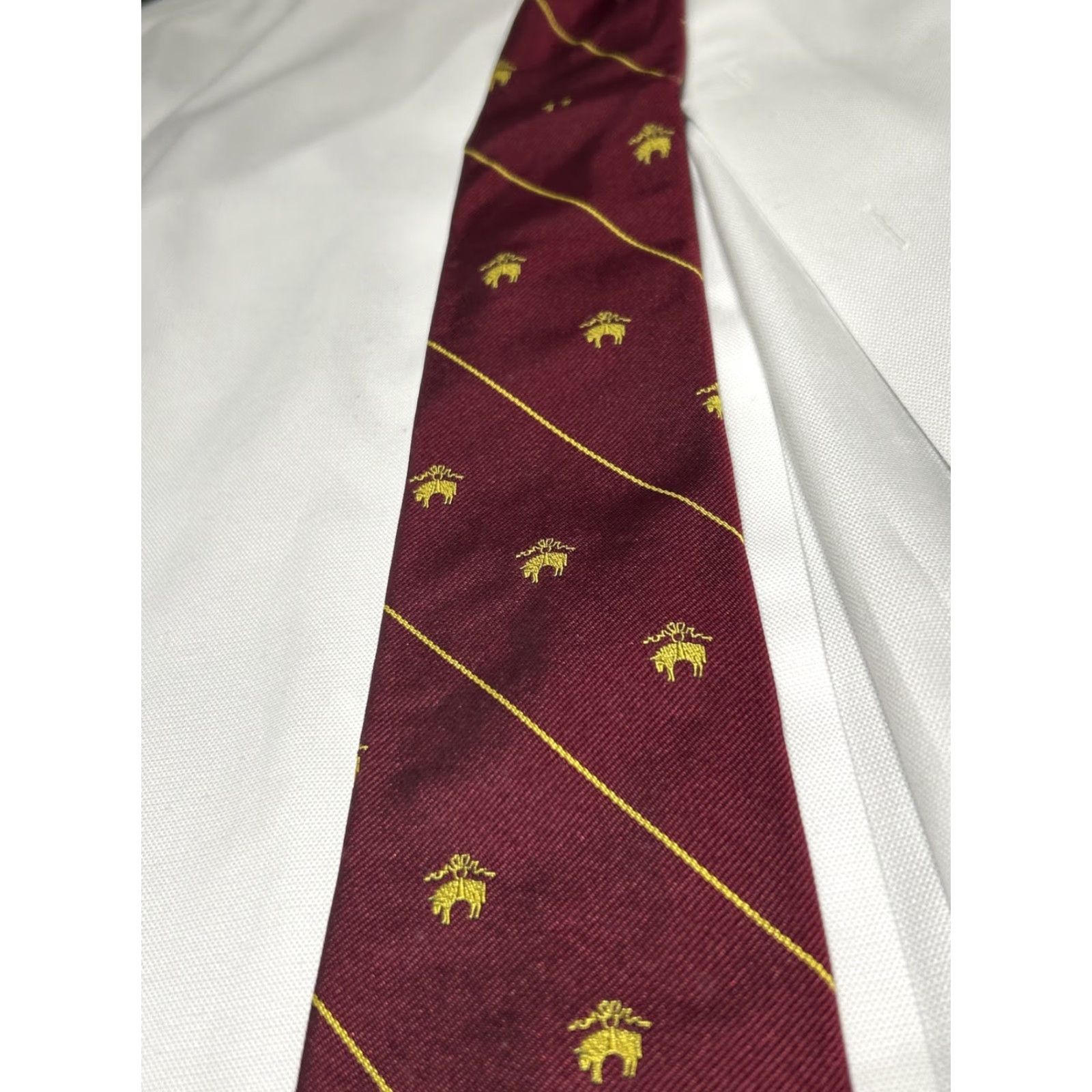 Brooks Brothers VINTAGE Brooks Brothers Makers Mens Tie Classic Merlot Gold Sheep Pattern Silk 100% Silk 57-60in Red US Mens Size ONE SIZE - 5 Thumbnail
