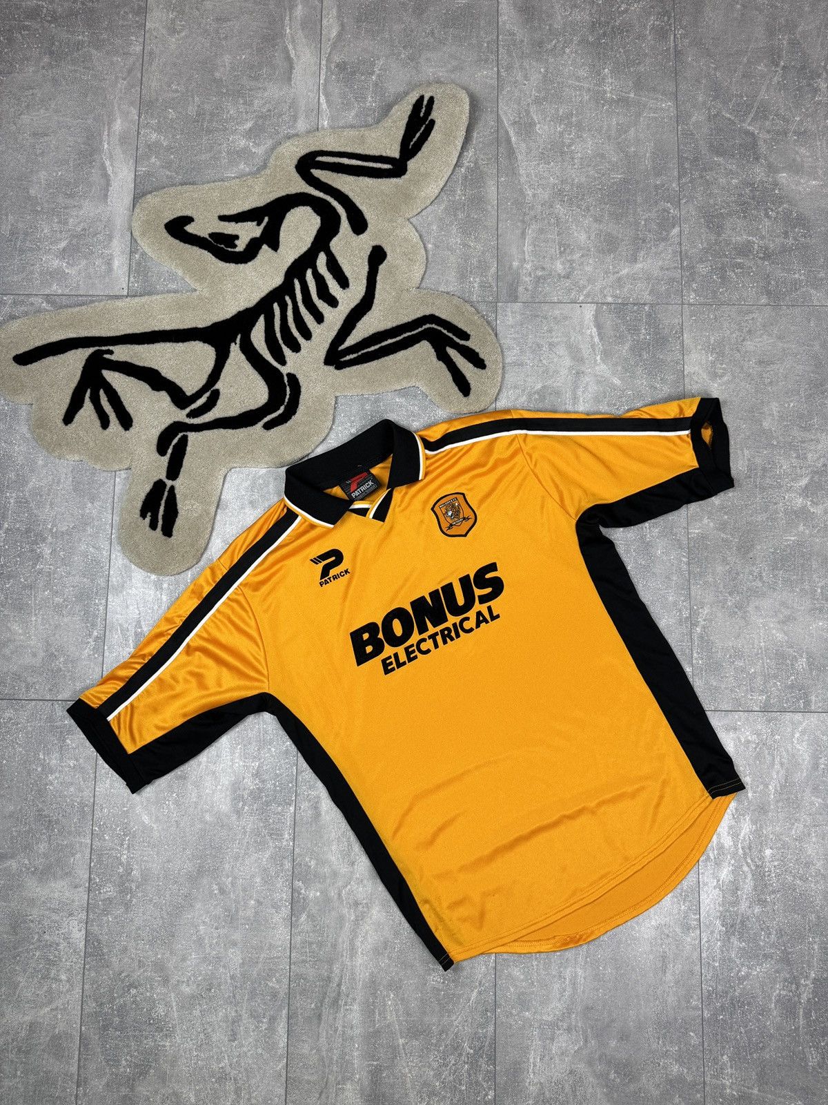 Vintage Mens Vintage Patrick Hull City tigers home T-shirt jersey Size US S / EU 44-46 / 1 - 1 Thumbnail