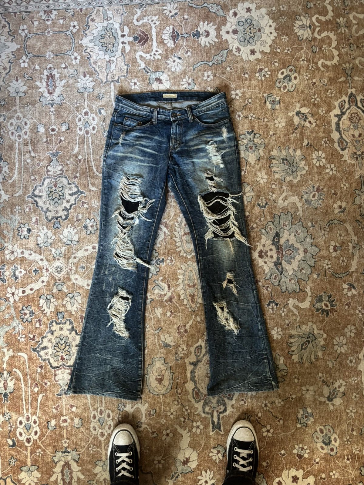 GOA GOA DISTRESSED FLARED JEANS Size US 29 - 1 Thumbnail