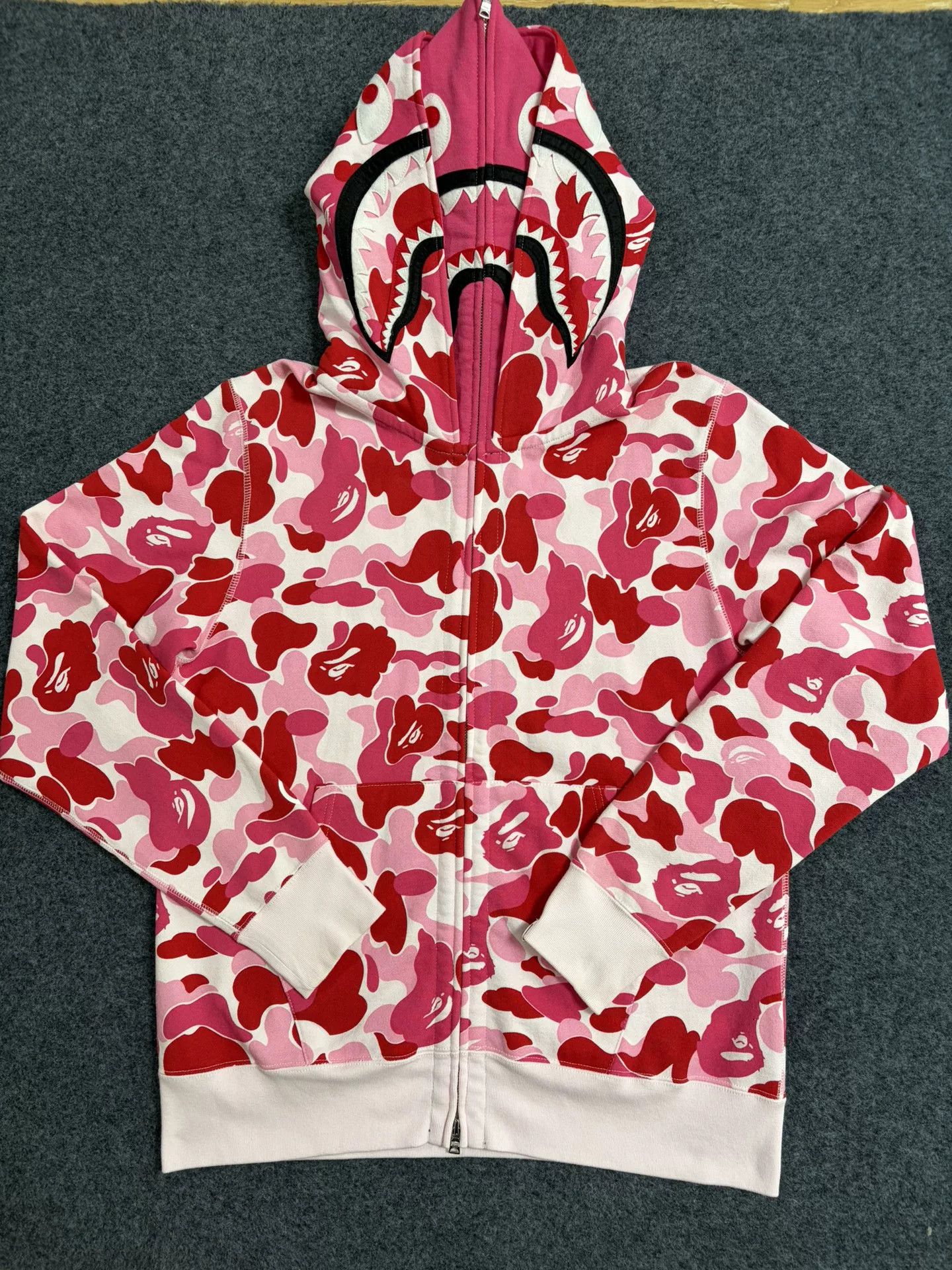 Bape Bape Multi Shark Sweatshirt Pullover Size US L / EU 52-54 / 3 - 1 Thumbnail