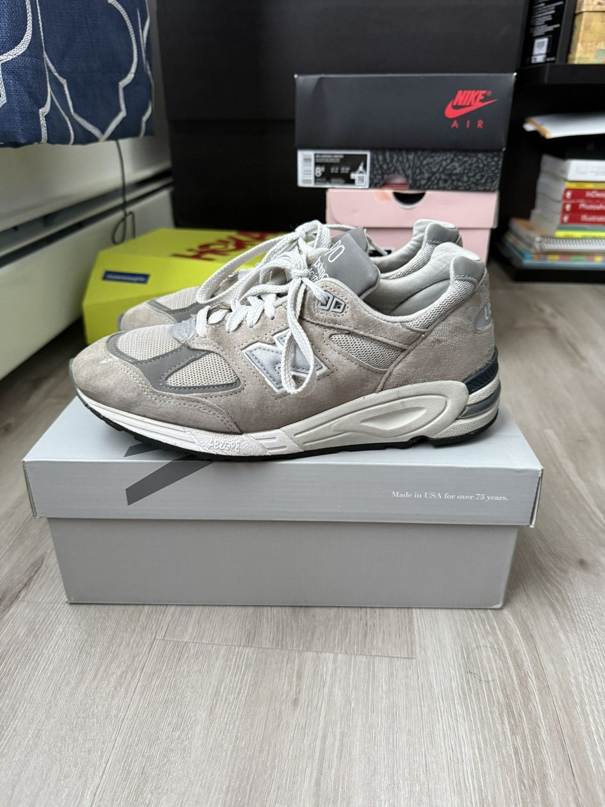 New Balance NEW BALANCE 990V2 Size US 8 / EU 41 - 3 Thumbnail