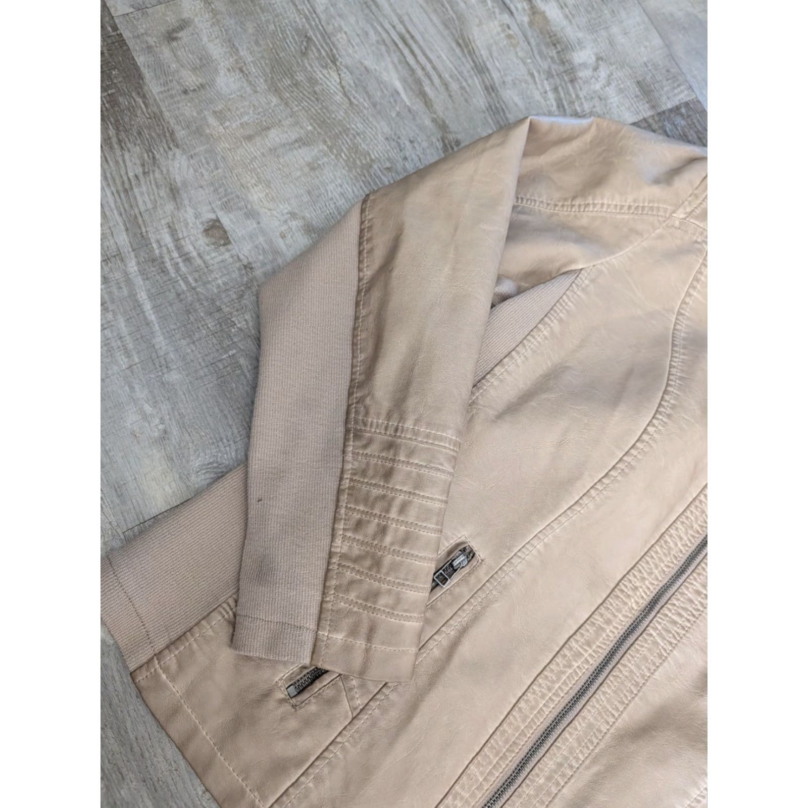 Vintage Maurices NWT Womens Size 2 Faux Leather Moto Jacket Coat Zipper Ribbed Knit Sides Short Length Long Sleeve Motorcycle Jacket Modern Punk Beiges Size XS / US 0-2 / IT 36-38 - 2 Thumbnail