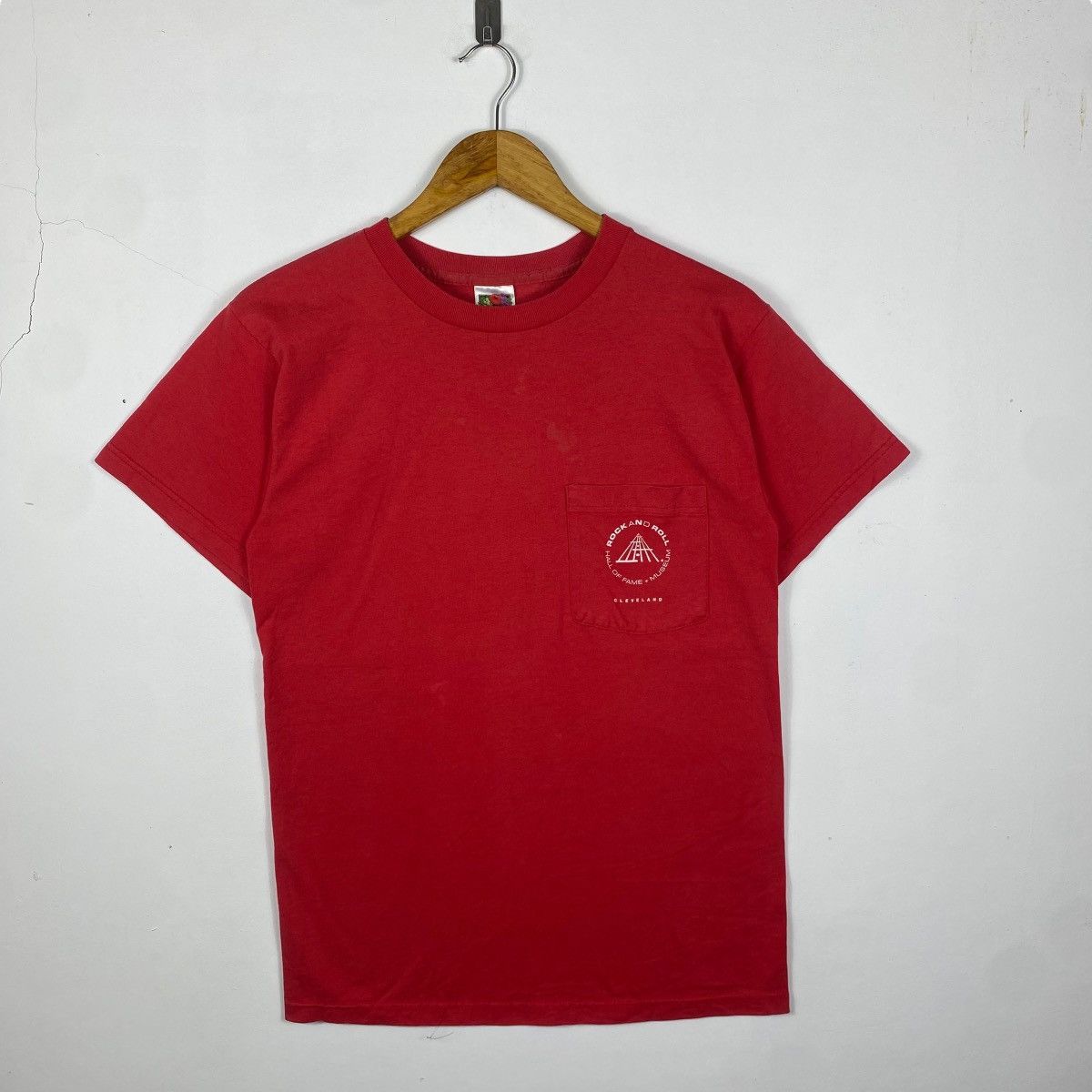 Vintage Vintage 90's Cleveland Rock & Roll Hall Of Fame Museum Tee Size US M / EU 48-50 / 2 - 4 Thumbnail